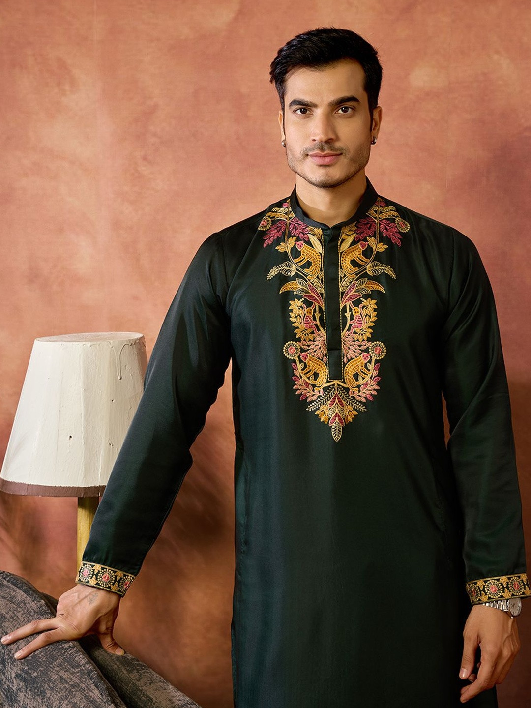 House of Pataudi Embroidered Cotton Mandarin Collar Knee Length Straight Kurta