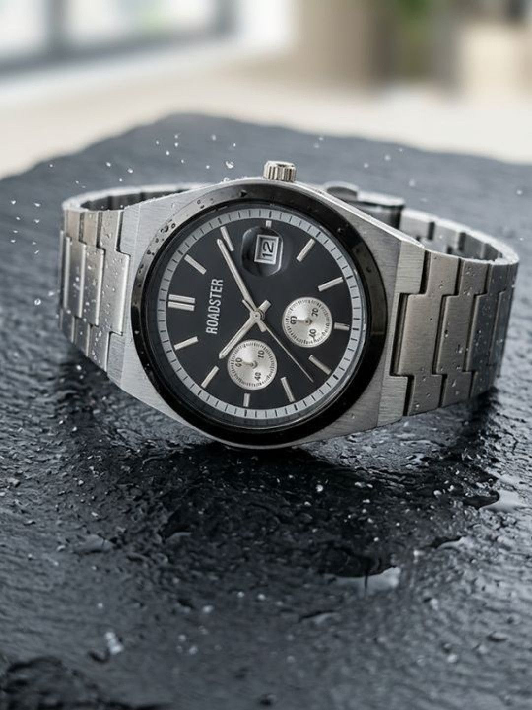The Roadster Lifestyle Co Men Metal Bracelet Style Analogue Watch
