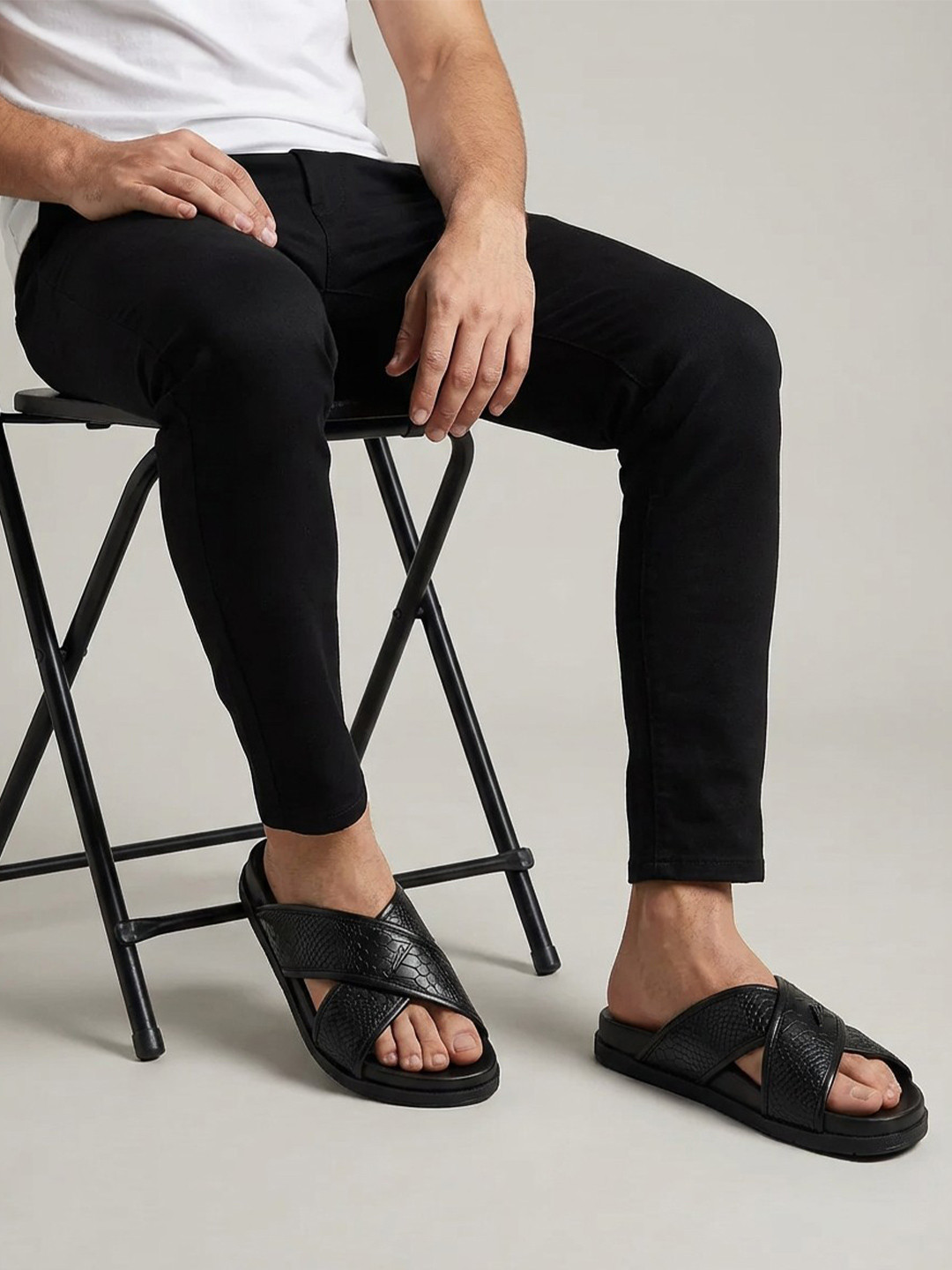 ZEESH Self Design Leather Sliders