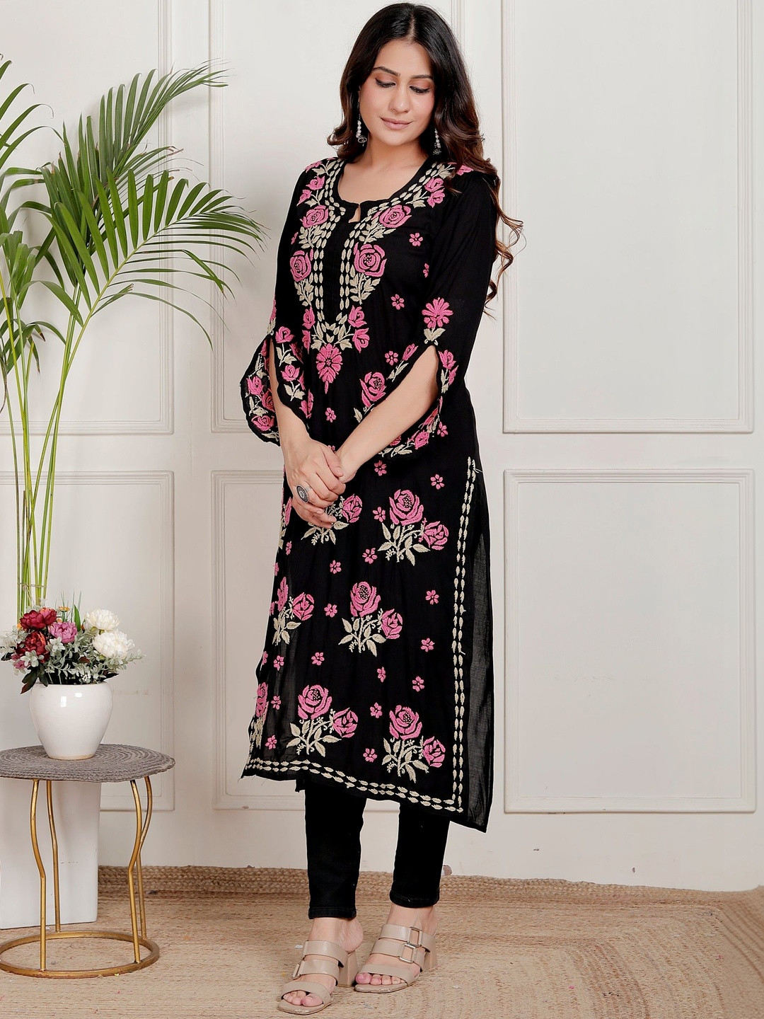 ETHNICHIK Floral Embroidered Thread Work Pure Cotton Thread Work Kurti