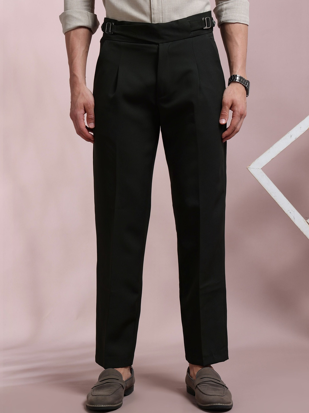 INVICTUS Men Pleated Trousers