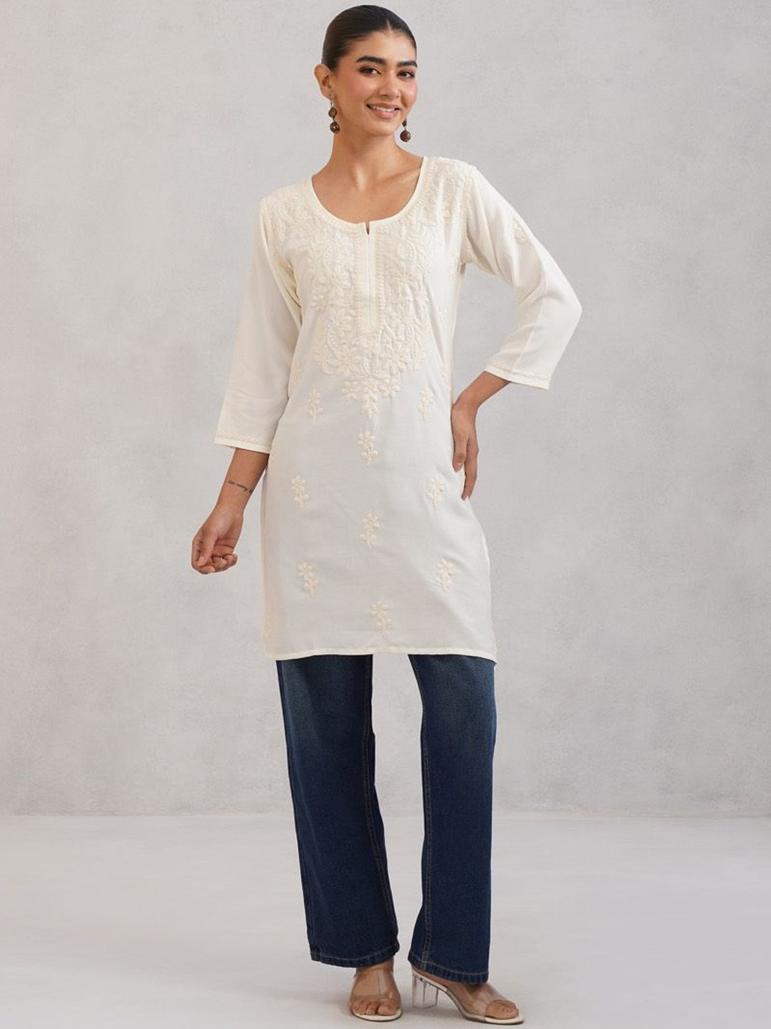 colorkosh Women Floral Ethnic Motifs Embroidered Chikankari White Romance Kurta