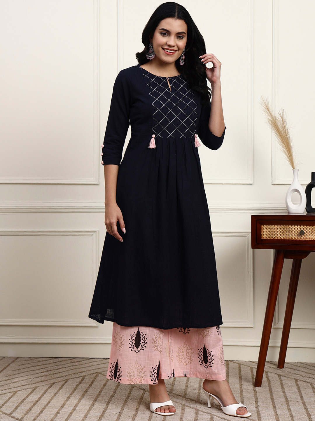 Idalia Women Ethnic Motifs Embroidered Thread Work Kurta with Palazzos