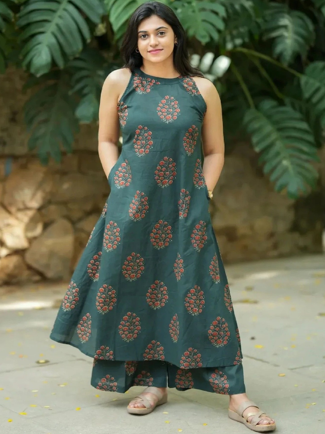 DHVIJA FASHION Women Ethnic Motifs Printed Regular Kurta with Palazzos
