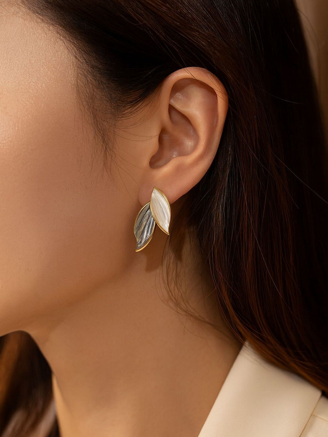 Henuka Alloy Leaf Shaped Studs Earrings