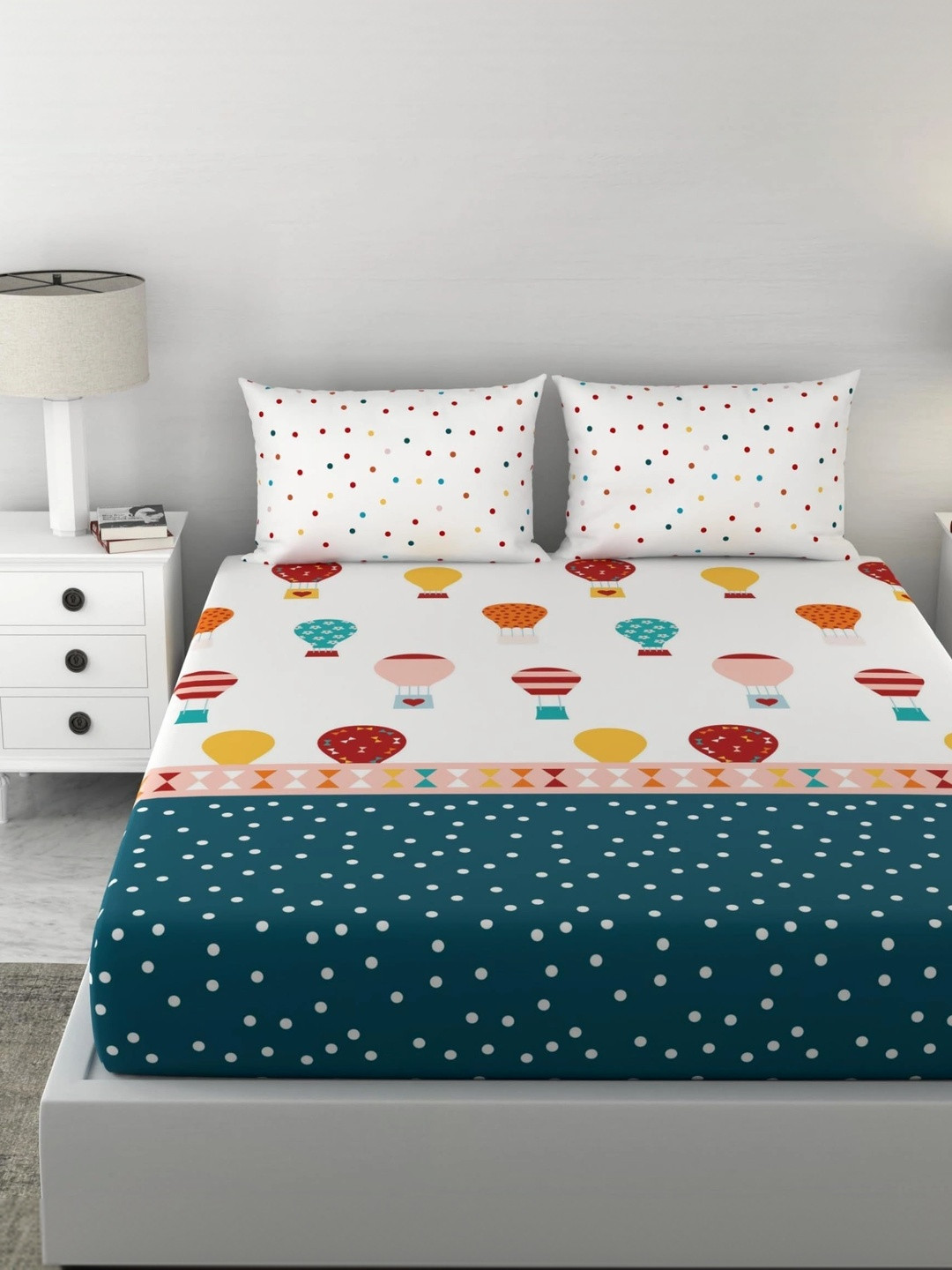 LORETO Multicoloured Conversational 144 TC Bedsheet with 2 Pillow Covers