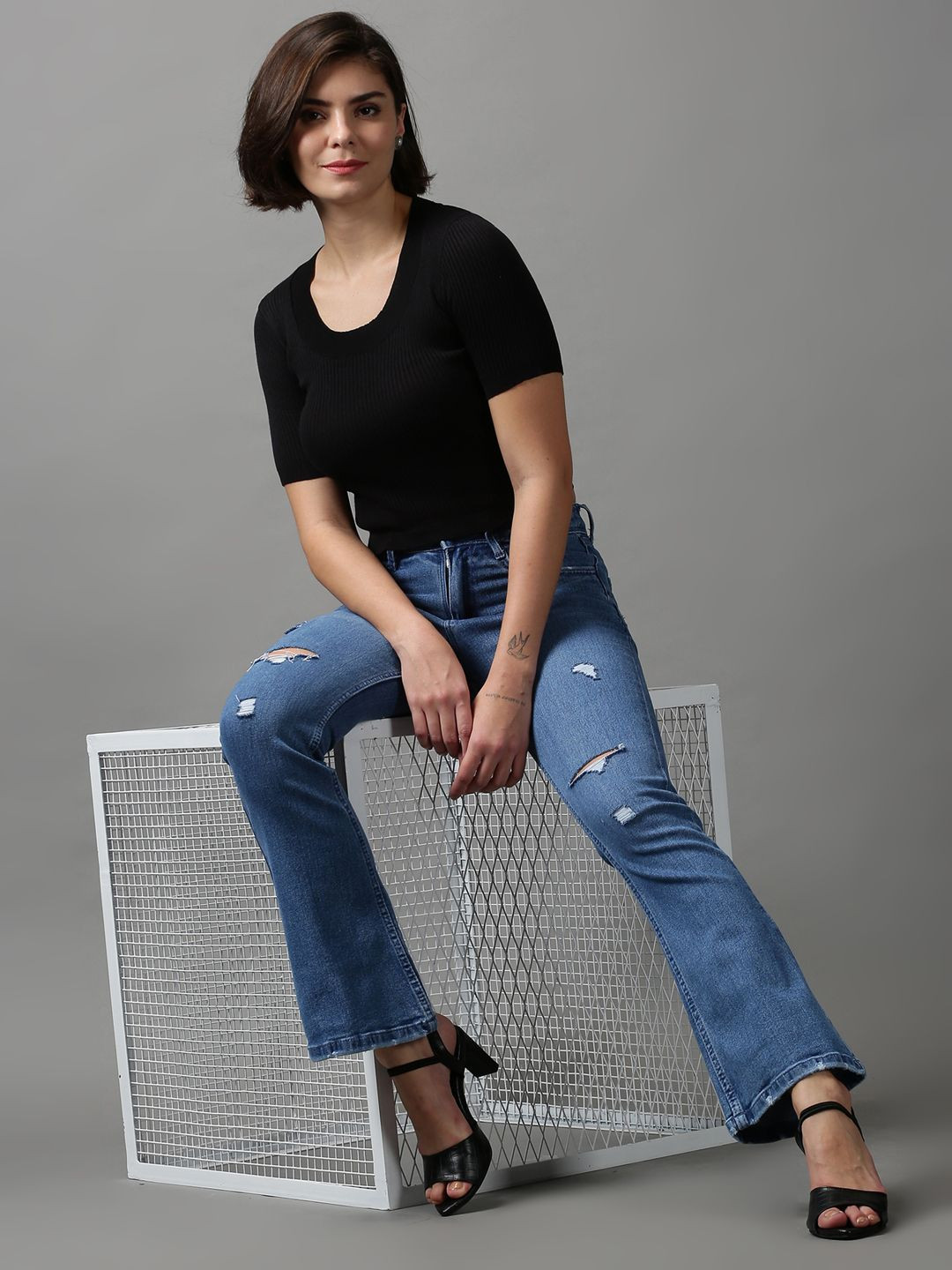 SHOWOFFFF Women Blue Bootcut Mildly Distressed Light Fade Stretchable Jeans