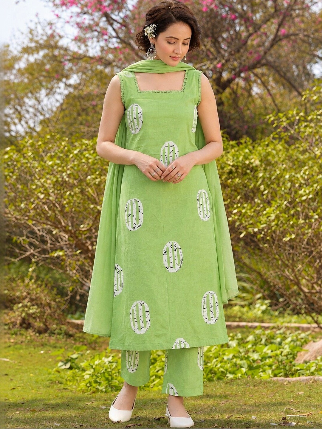 manokamna Women Ethnic Motifs Printed Regular Pure Cotton Kurta with Trousers & With Dupatta