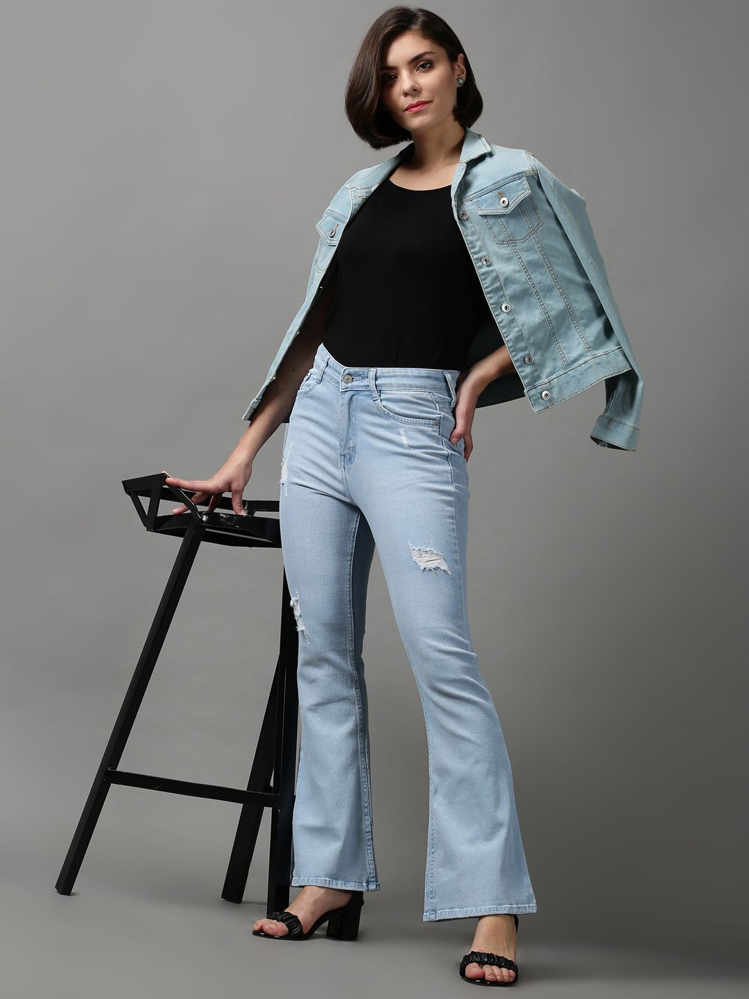 SHOWOFFFF Women Blue Bootcut Mildly Distressed Light Fade Stretchable Jeans