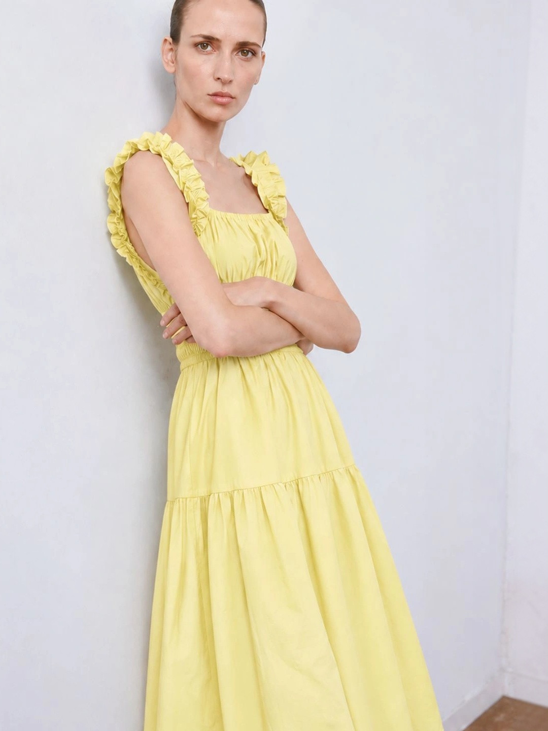 Ikonic klaer Ruffled Fit & Flare Midi Dress