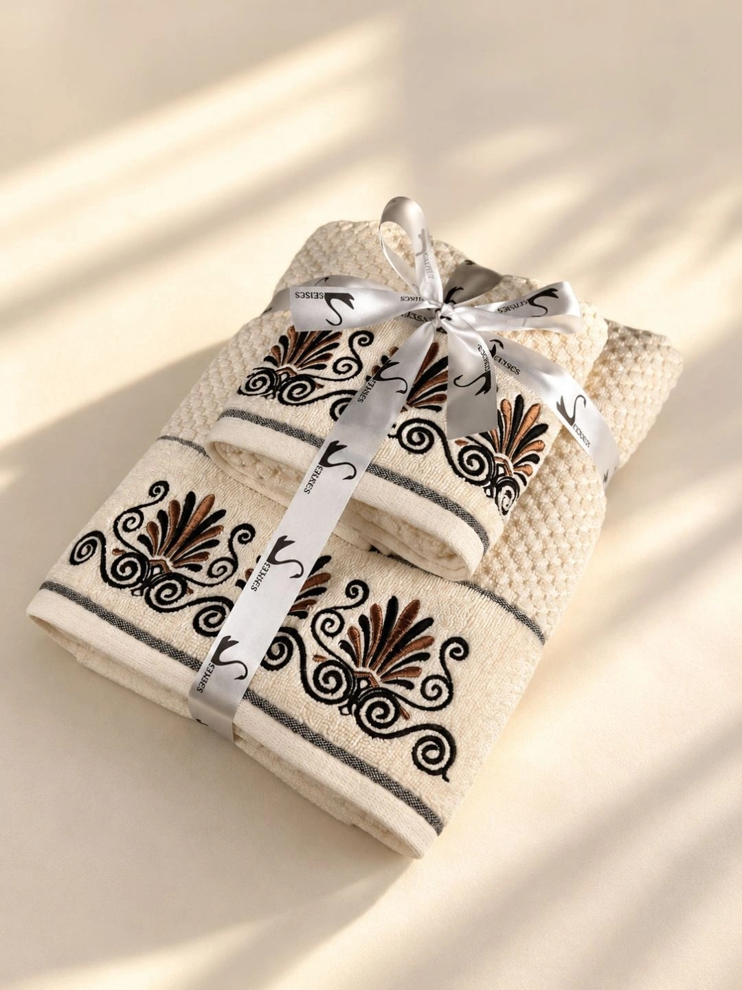 SENSES Off White 2 Pieces Floral Printed Cotton 550 GSM Towel Set