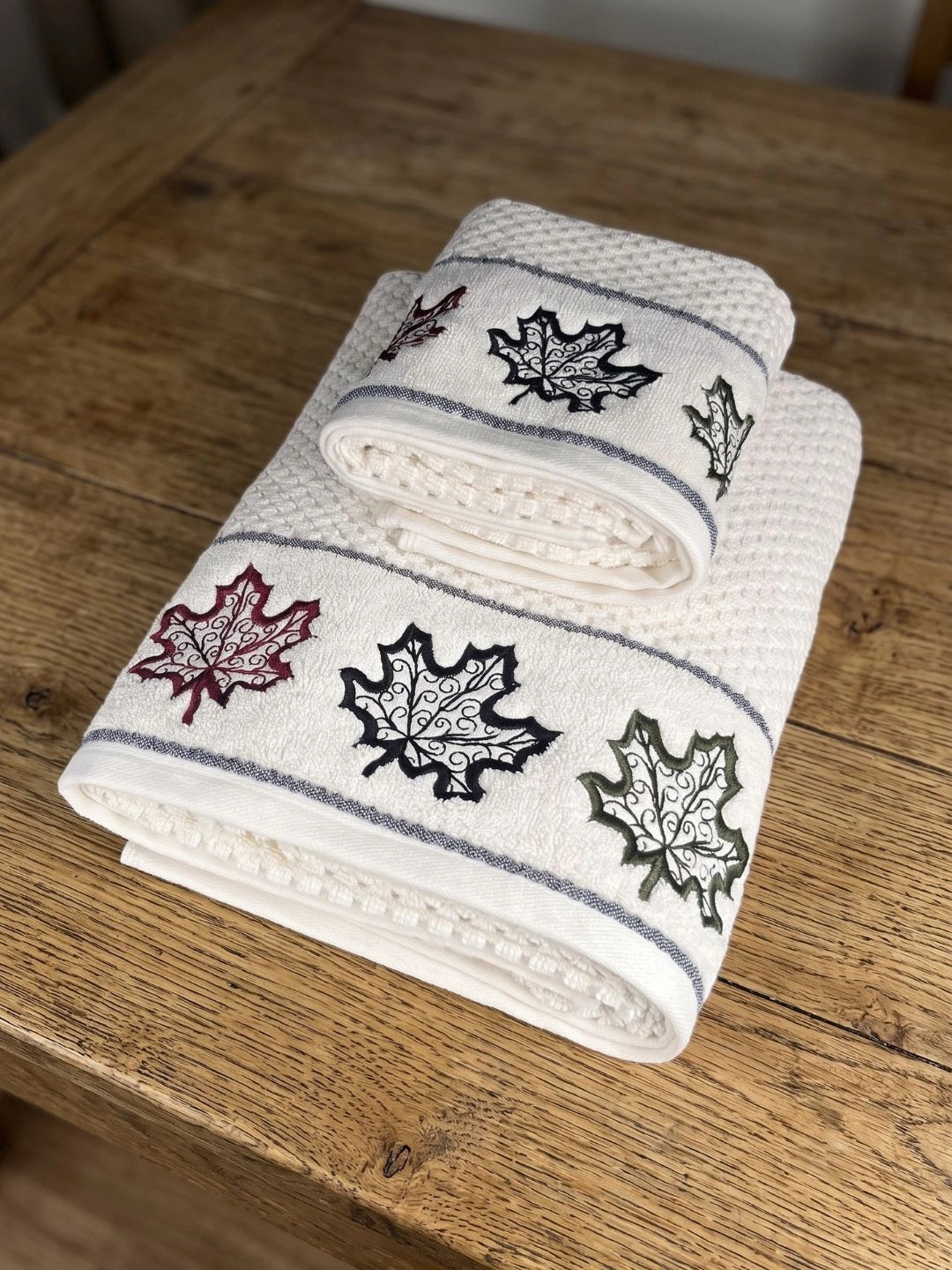 SENSES Off White & Blue 2 Pieces Floral Printed Cotton 550 GSM Towel Set