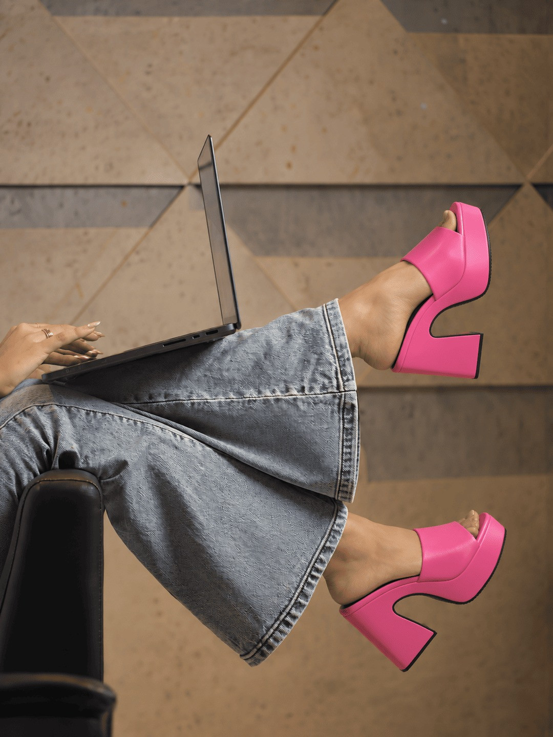 daisie Party Block Mules