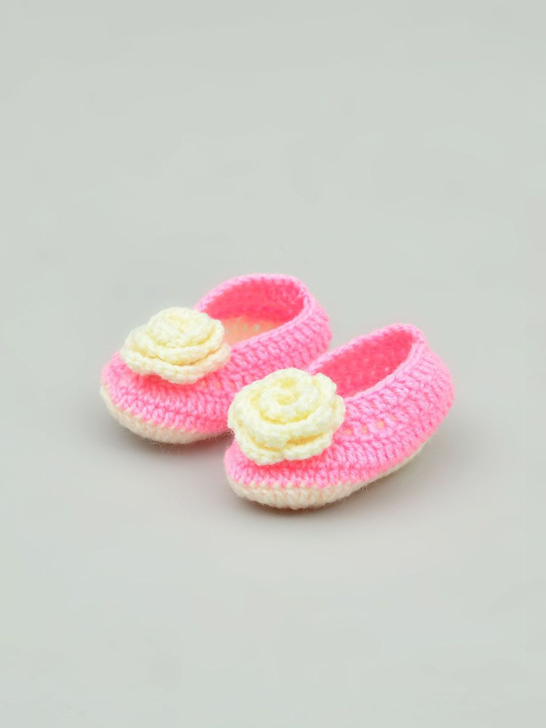 FUNKRAFTS Girls Pure Wool Floral Design Booties