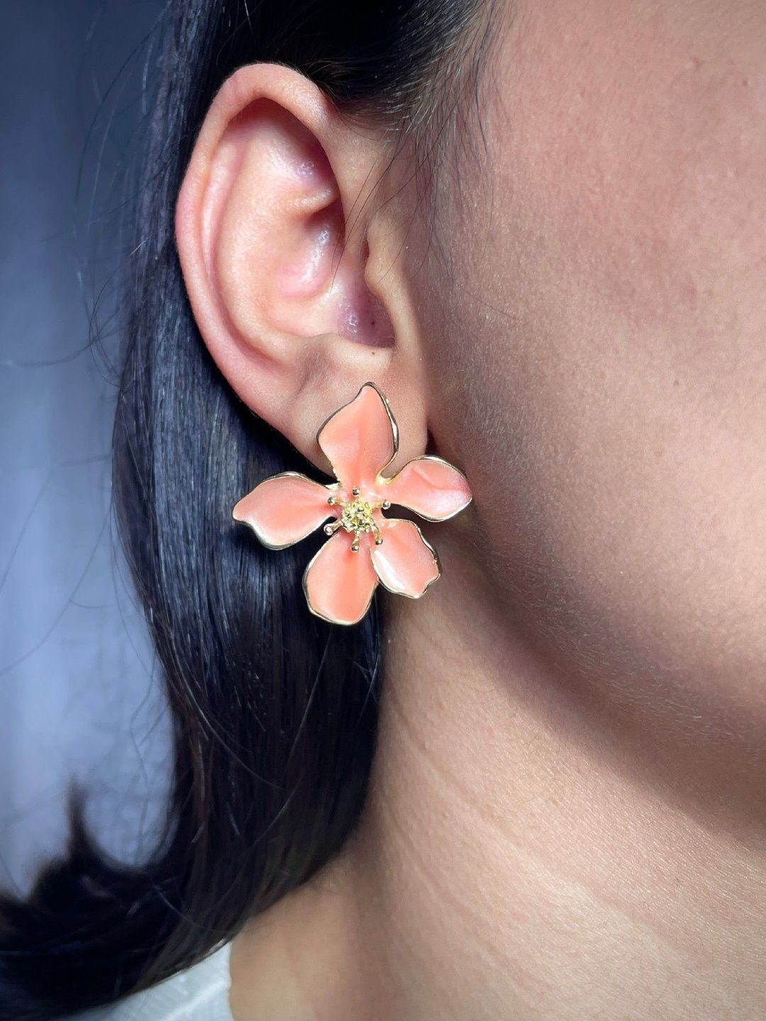 ISHKAARA Women Glossy Purple Petals Charm Stud Earrings