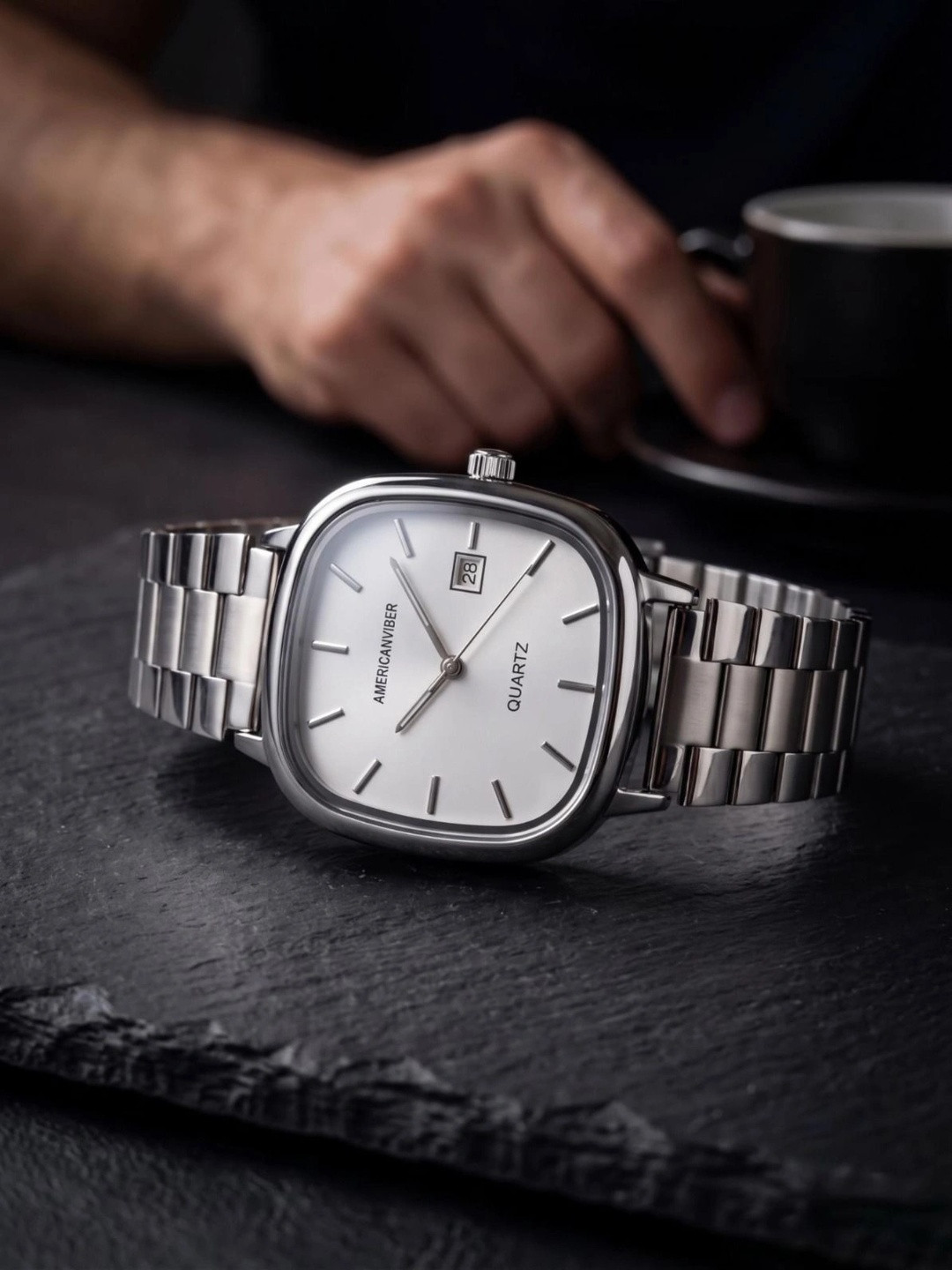 Americanviber Unisex Dial & Stainless Steel Bracelet Style Straps Analogue Date Aperture Watch AVM00031