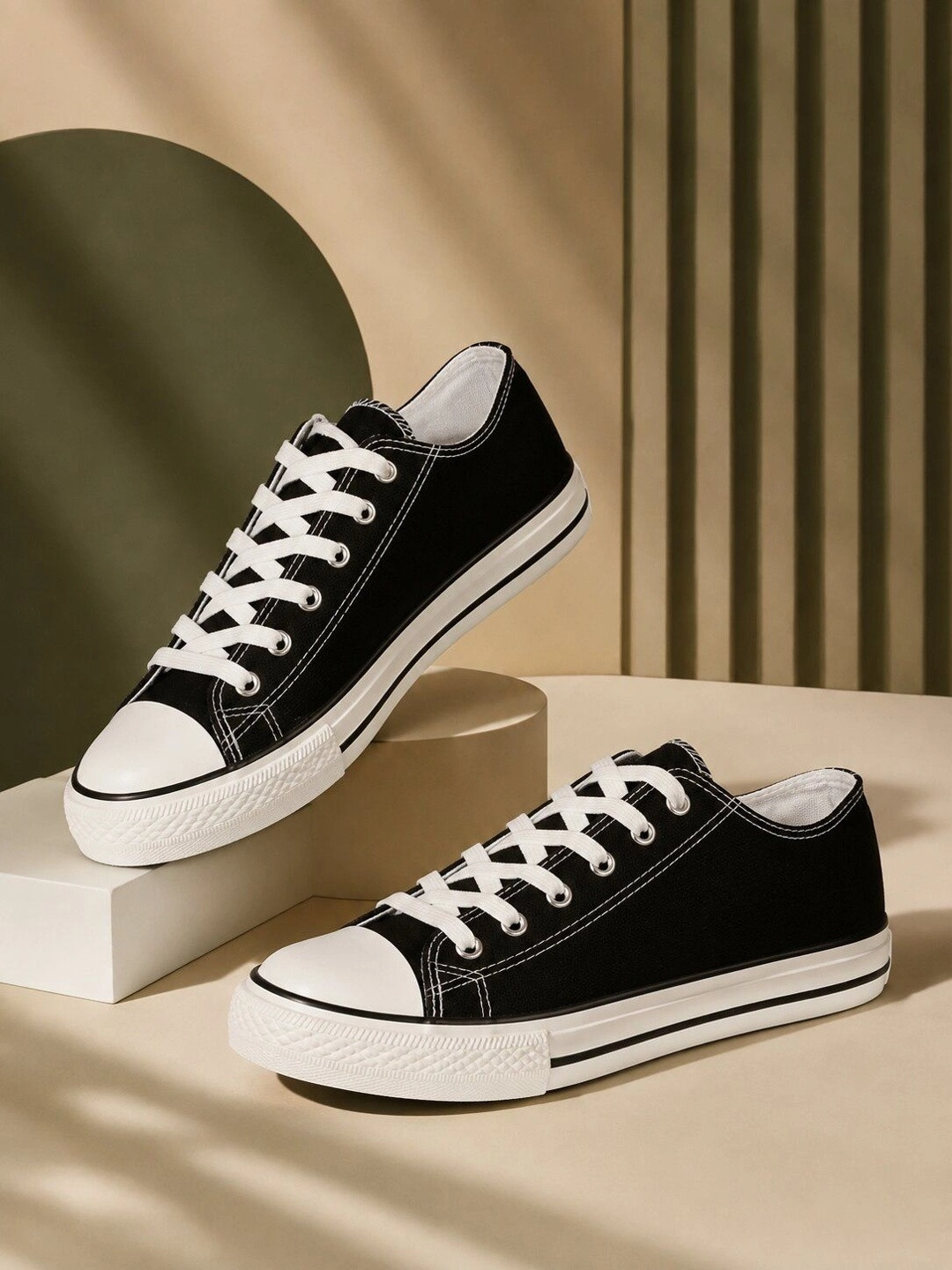 MOZAFIA Men Round Toe Canvas Sneakers