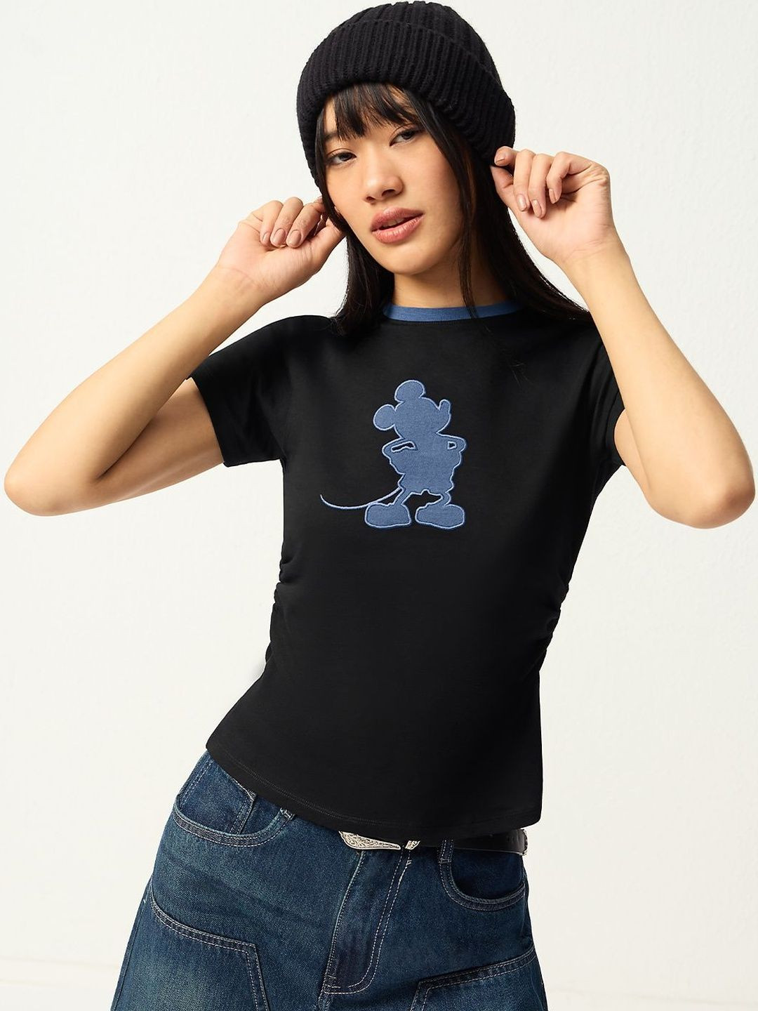 The Souled Store Women Slim Fit Disney Printed Black T-Shirts