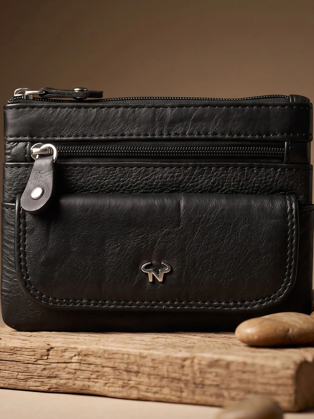 CALFNERO Unisex Black Leather Zip Around Wallet
