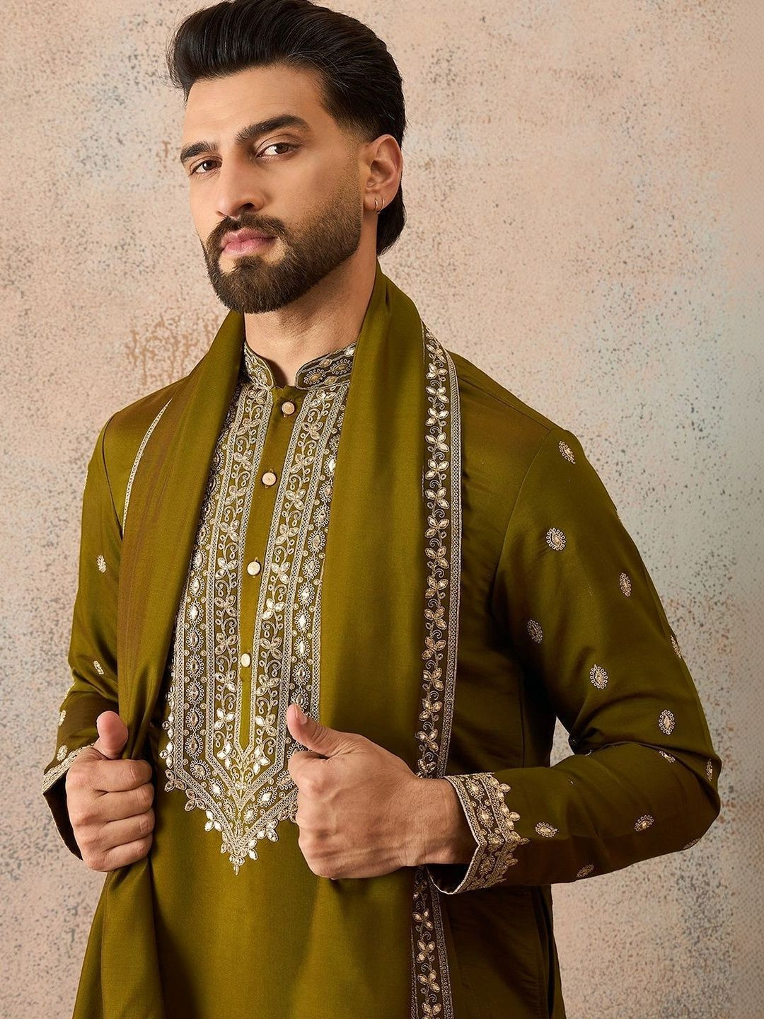 House of Pataudi Men Embellished Thread Work Grandeur & Majestic Artwork Kurta