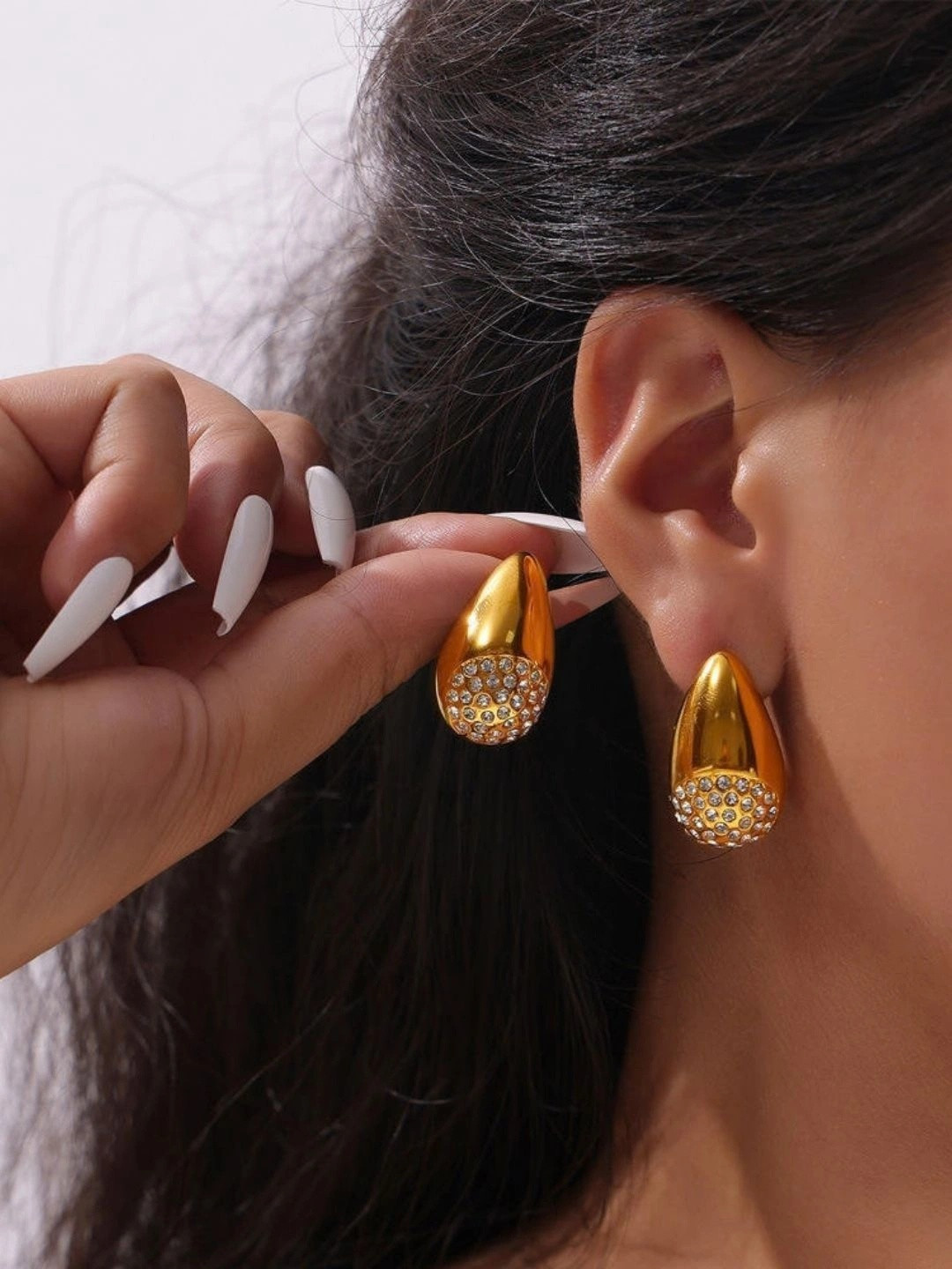 DIVING SWAN Women 18K Thick Gold Plated Mira RainDrop Stud Earrings