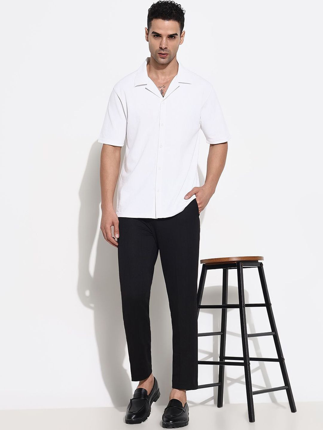 SHOWOFFFF Men Comfort Tapered Fit Low-Rise Trousers