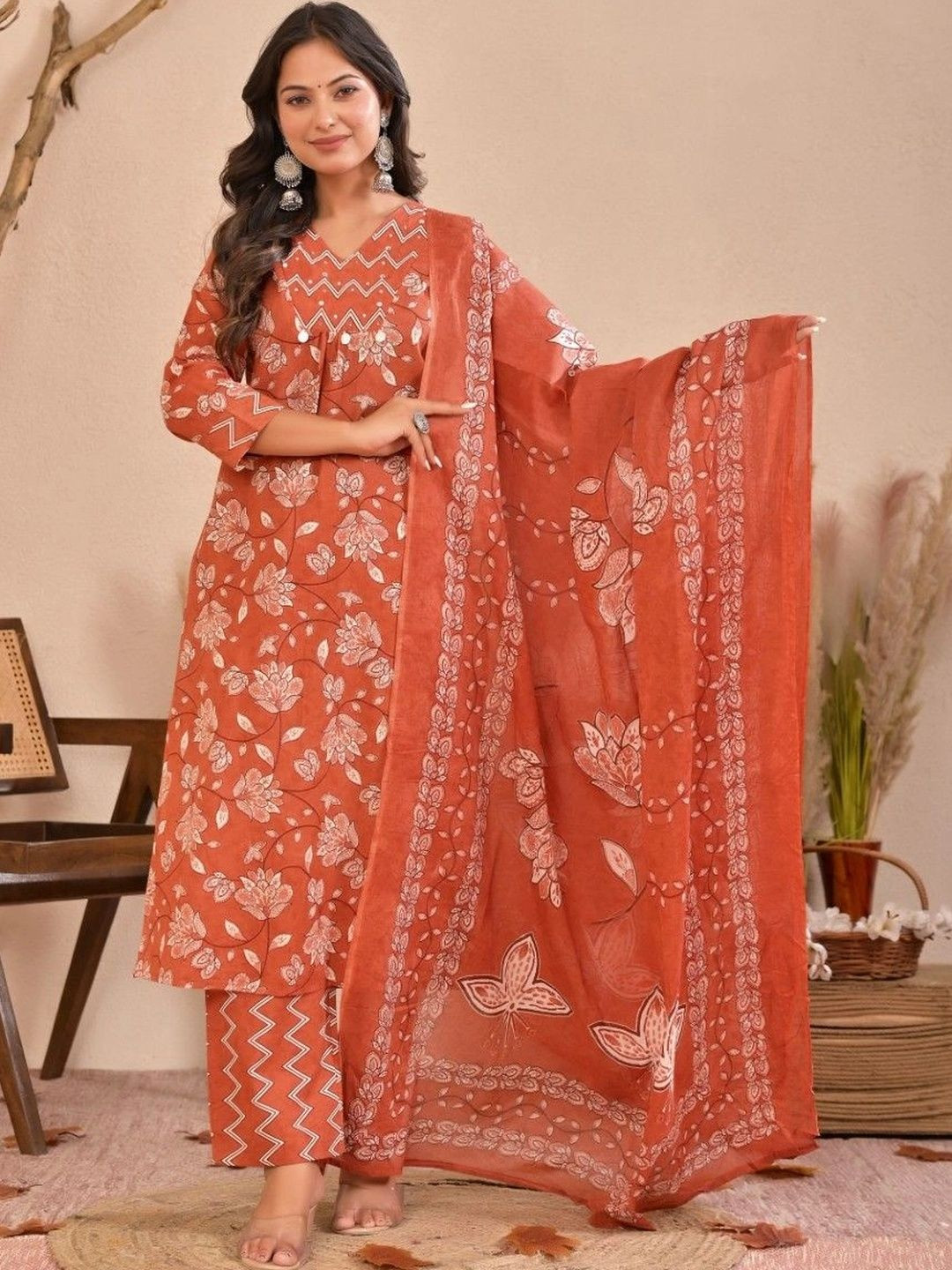 Yashee Women Floral Printed Regular Pure Cotton Kurta with Trousers & With Dupatta
