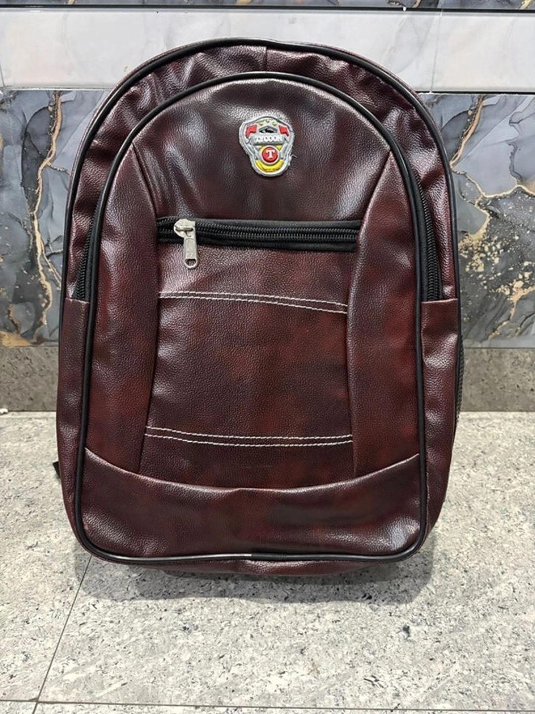 EVLINLIFESTYLE Men Contrast Detail Backpack