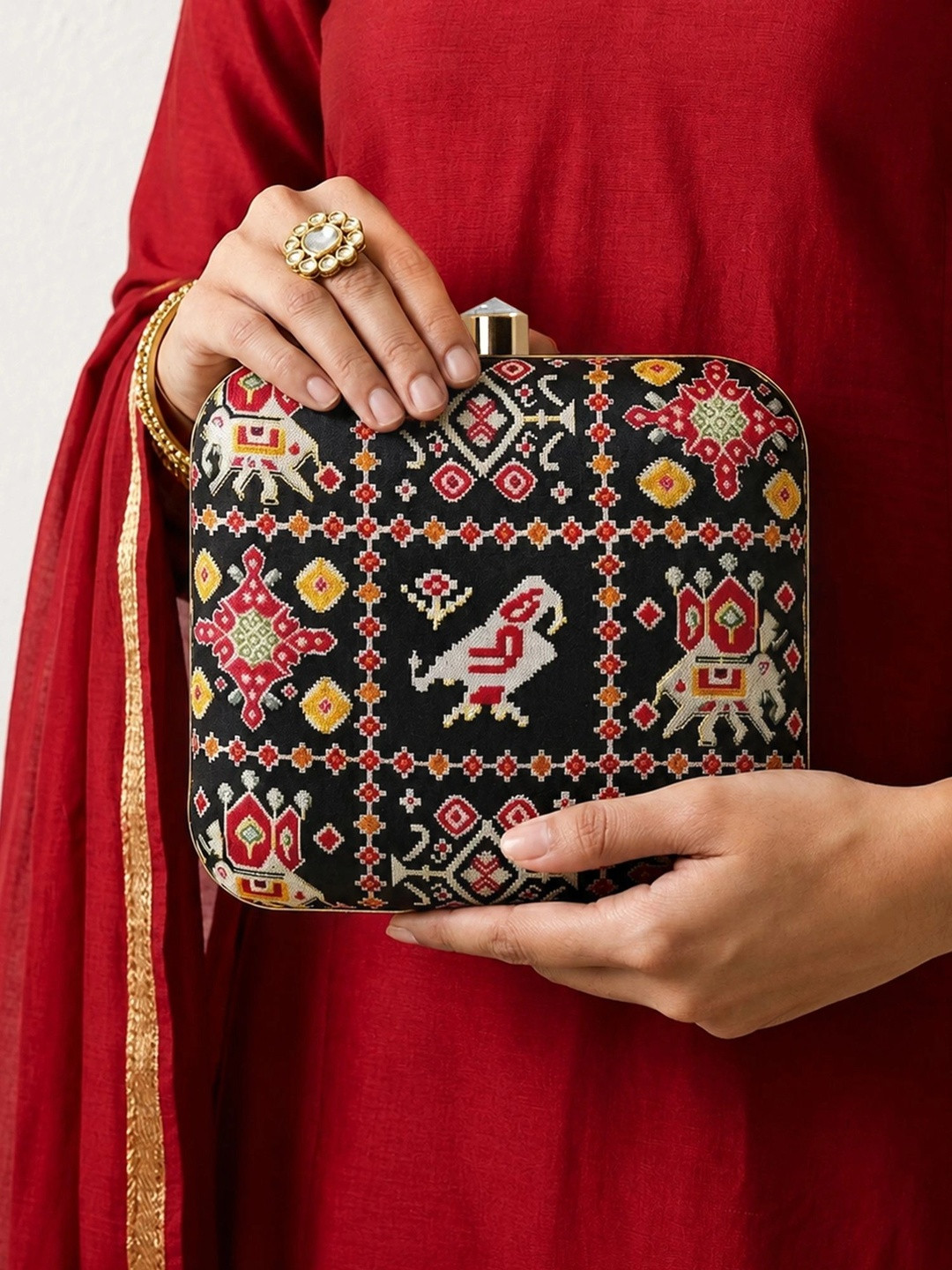 ARTKLIM Women Printed Fabric Box Clutch