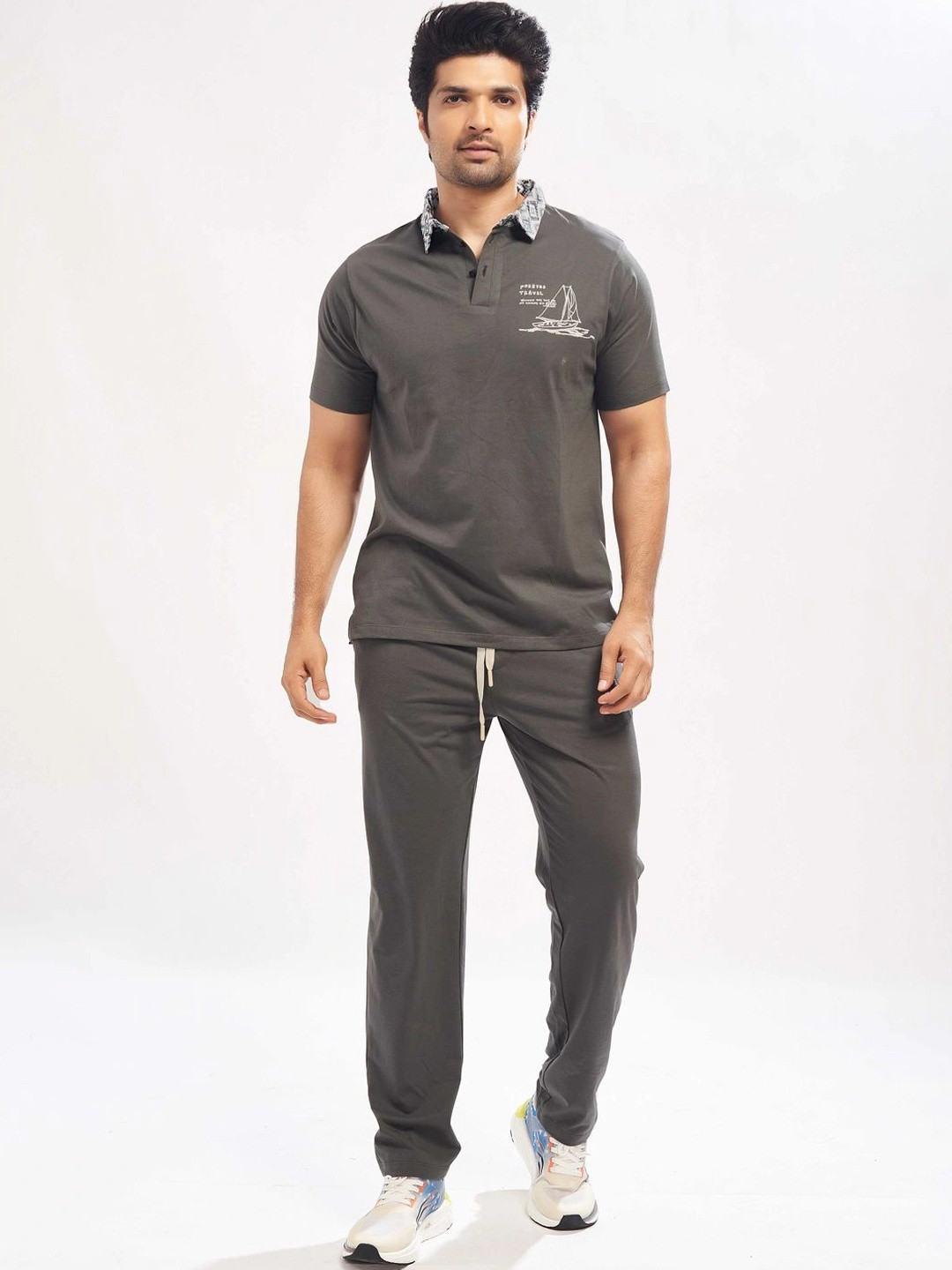 WEET Printed T-shirt with Trousers