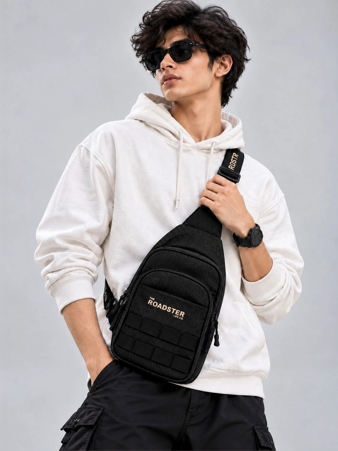 Roadster Unisex Textured Messenger Bag