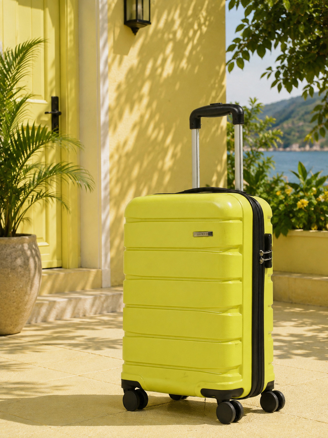 Teakwood Leathers 360 Degree Rotation Hard Sided Cabin Trolley Bag 32L at ₹1,249 (85% Off) – Myntra