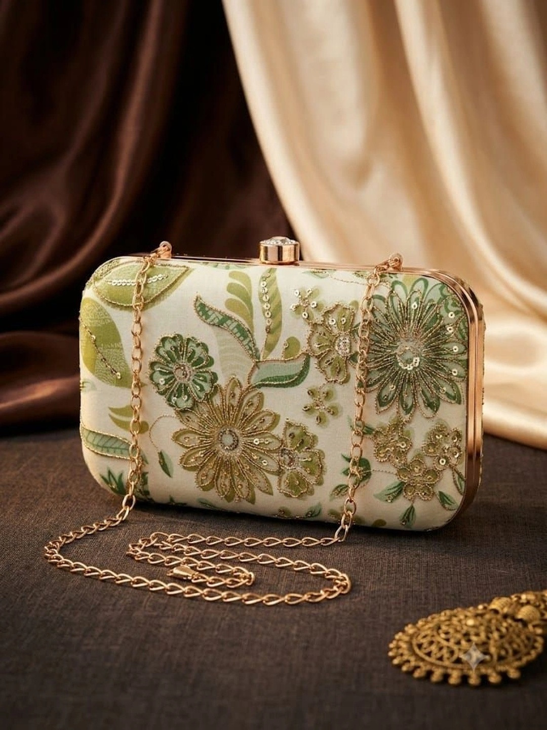 Anouk Box Clutch