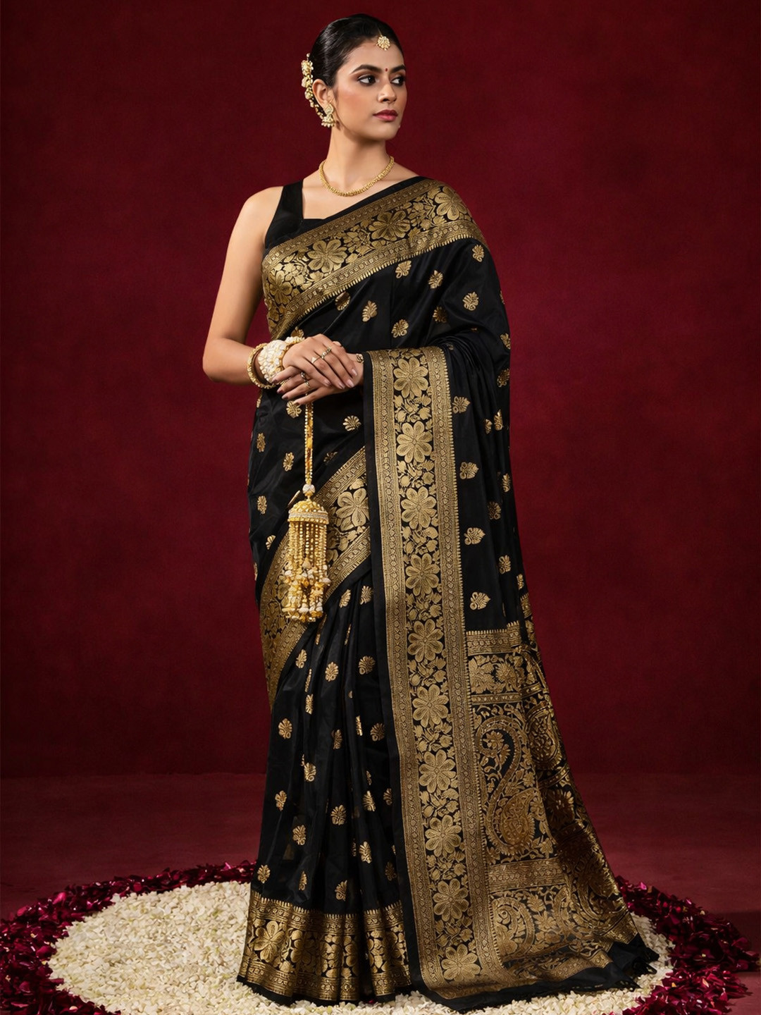 SAIYAMORI Woven Design Zari Silk Blend Kanjeevaram Saree