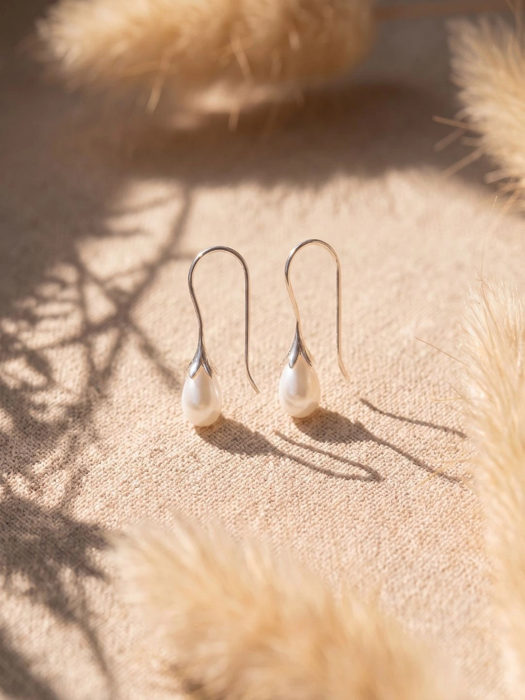 HighSpark 925 Sterling Silver Pearl Beaded Contemporary Studs