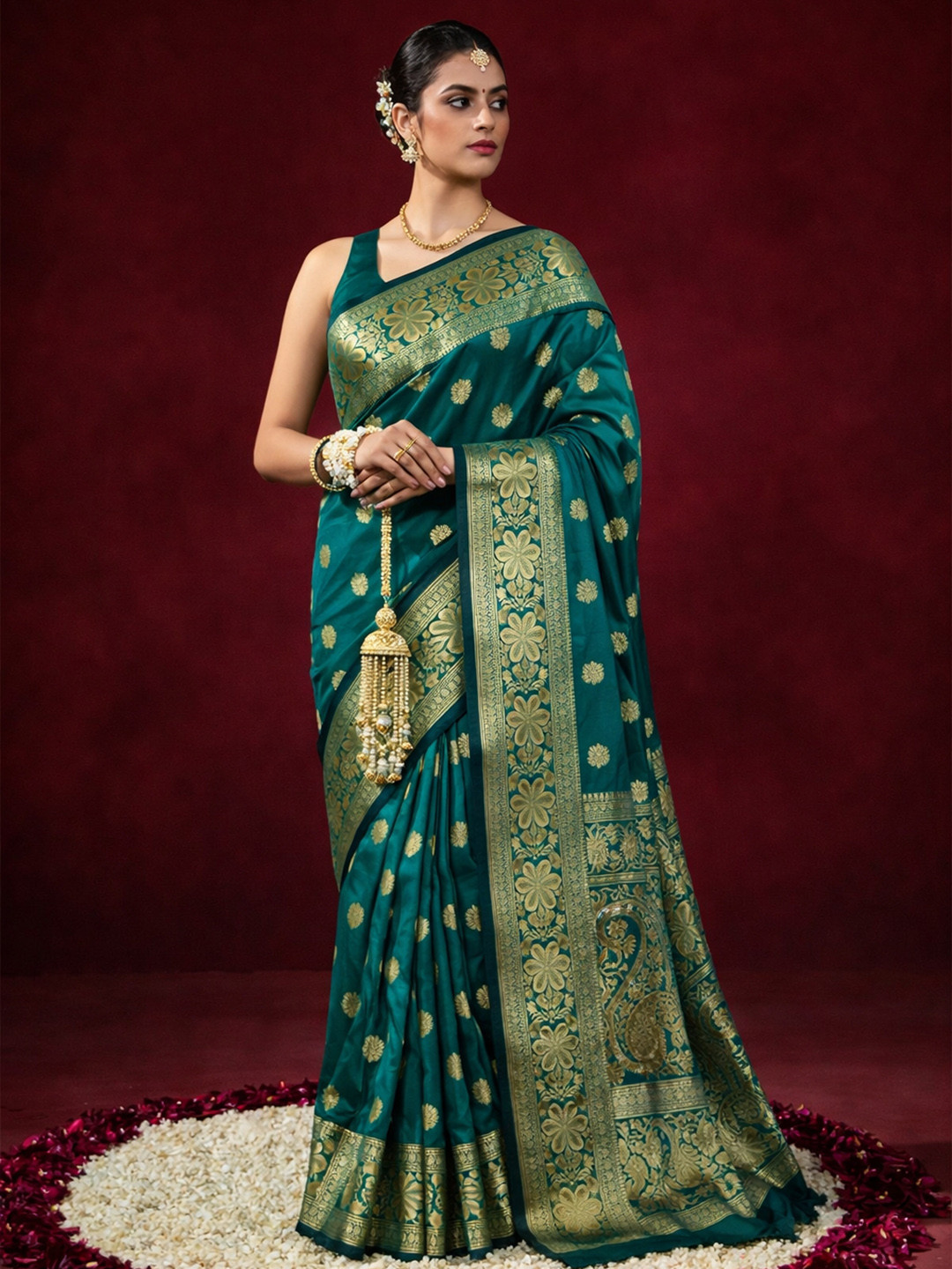 SAIYAMORI Woven Design Zari Silk Blend Kanjeevaram Saree