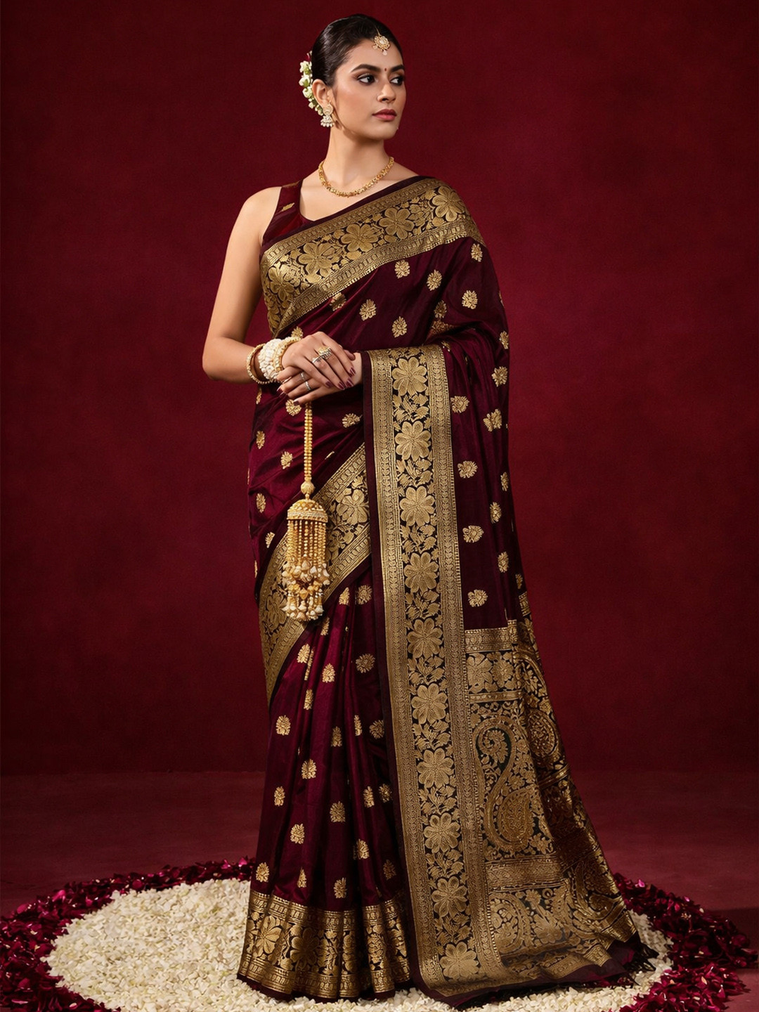 SAIYAMORI Woven Design Zari Silk Blend Kanjeevaram Saree