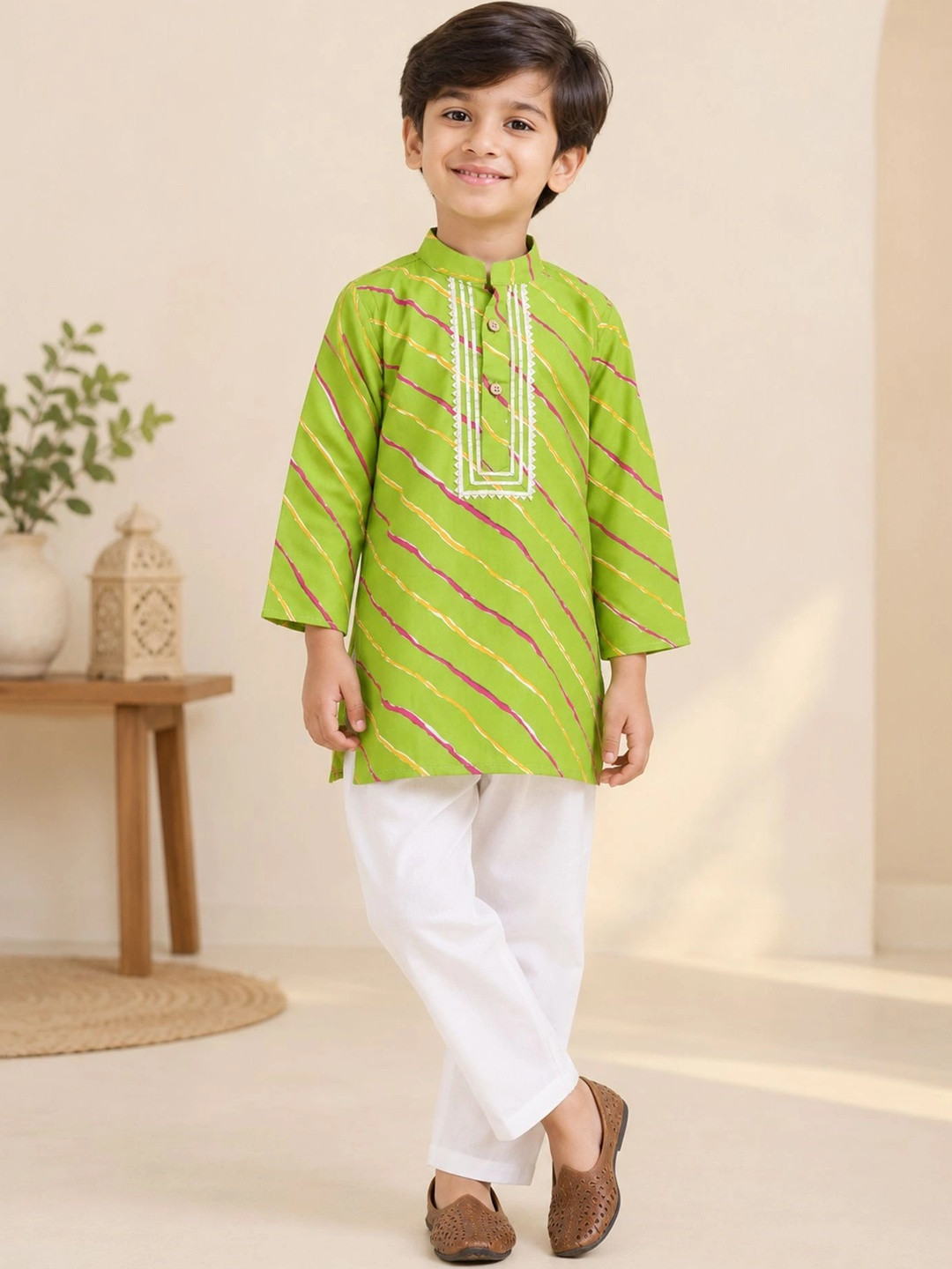 LITTLE GINNIE Boys Mandarin Collar Leheriya Printed Straight Kurta with Trouser