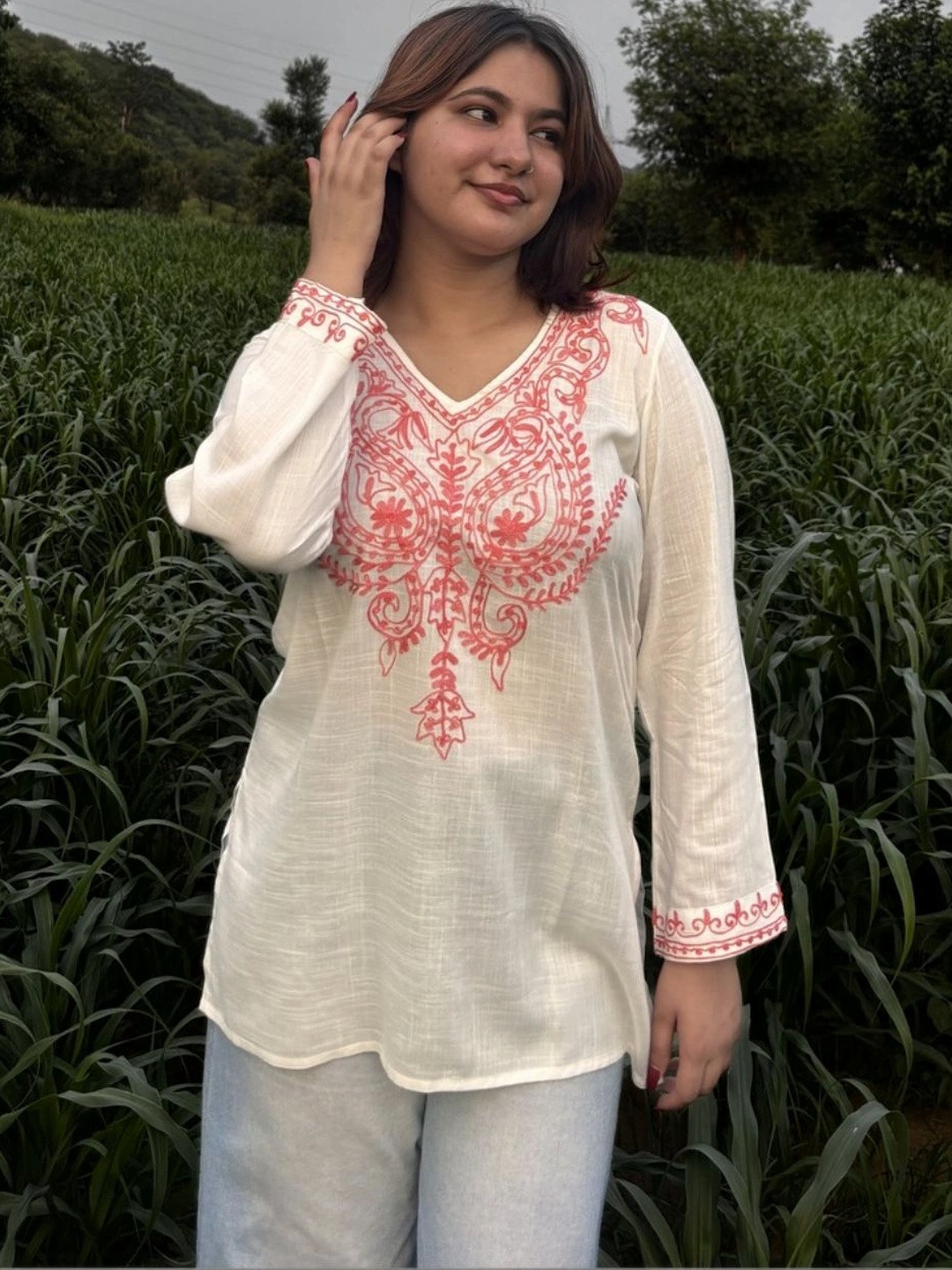 Kashmir Box Kashmiri Aari Embroidered White Red Floral V-Neck Rayon Short Kurti