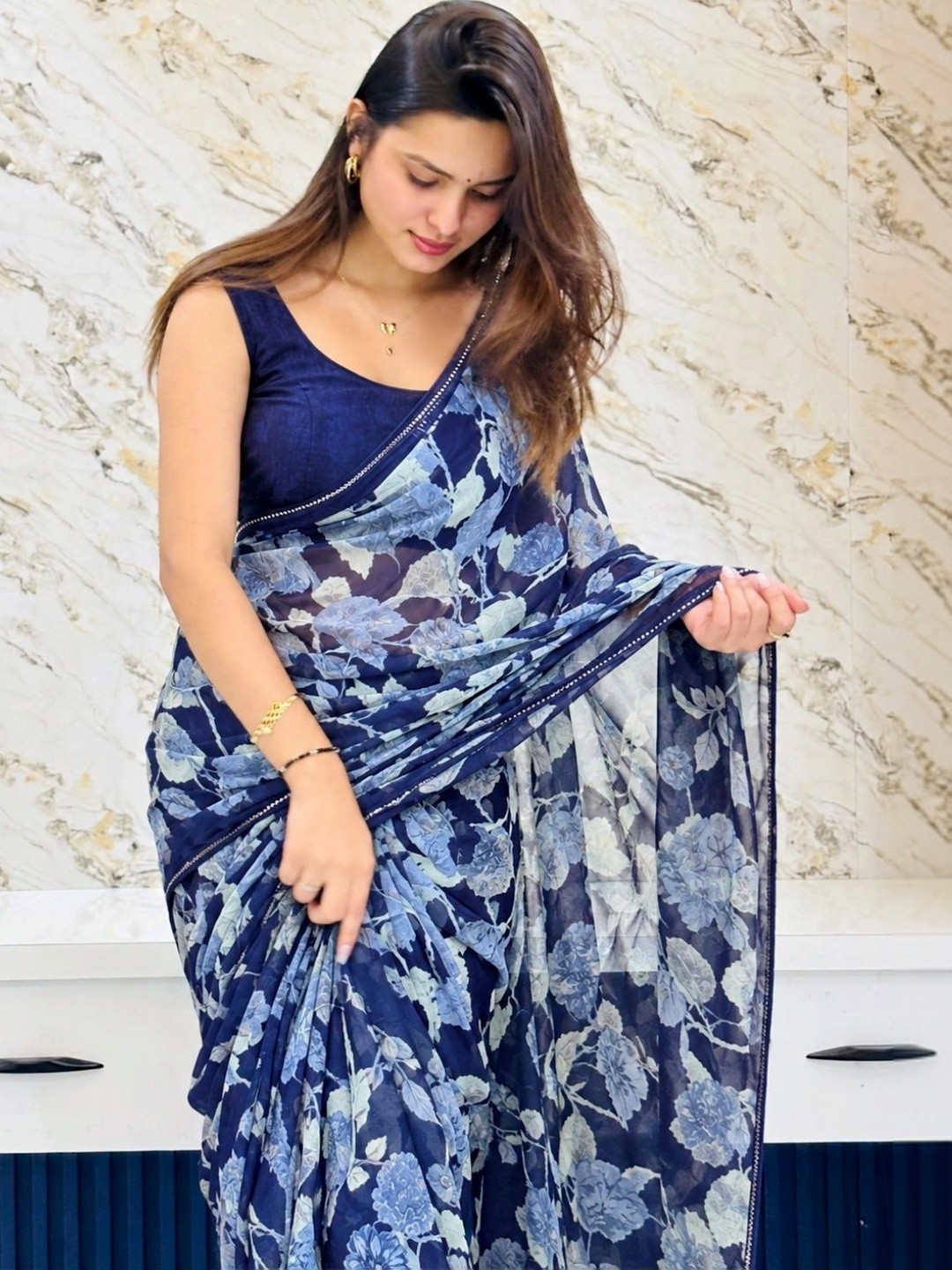 TELIRAJ FASHIONS Floral Sequinned Pure Georgette Saree