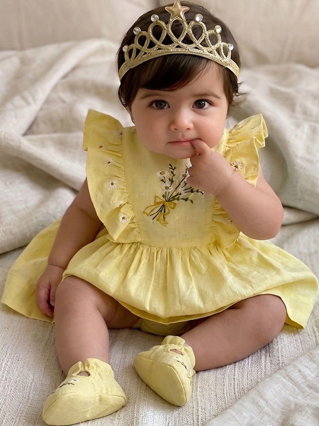 Babymoon Girls Gold-Toned Embellished Crown-Shaped Hairband