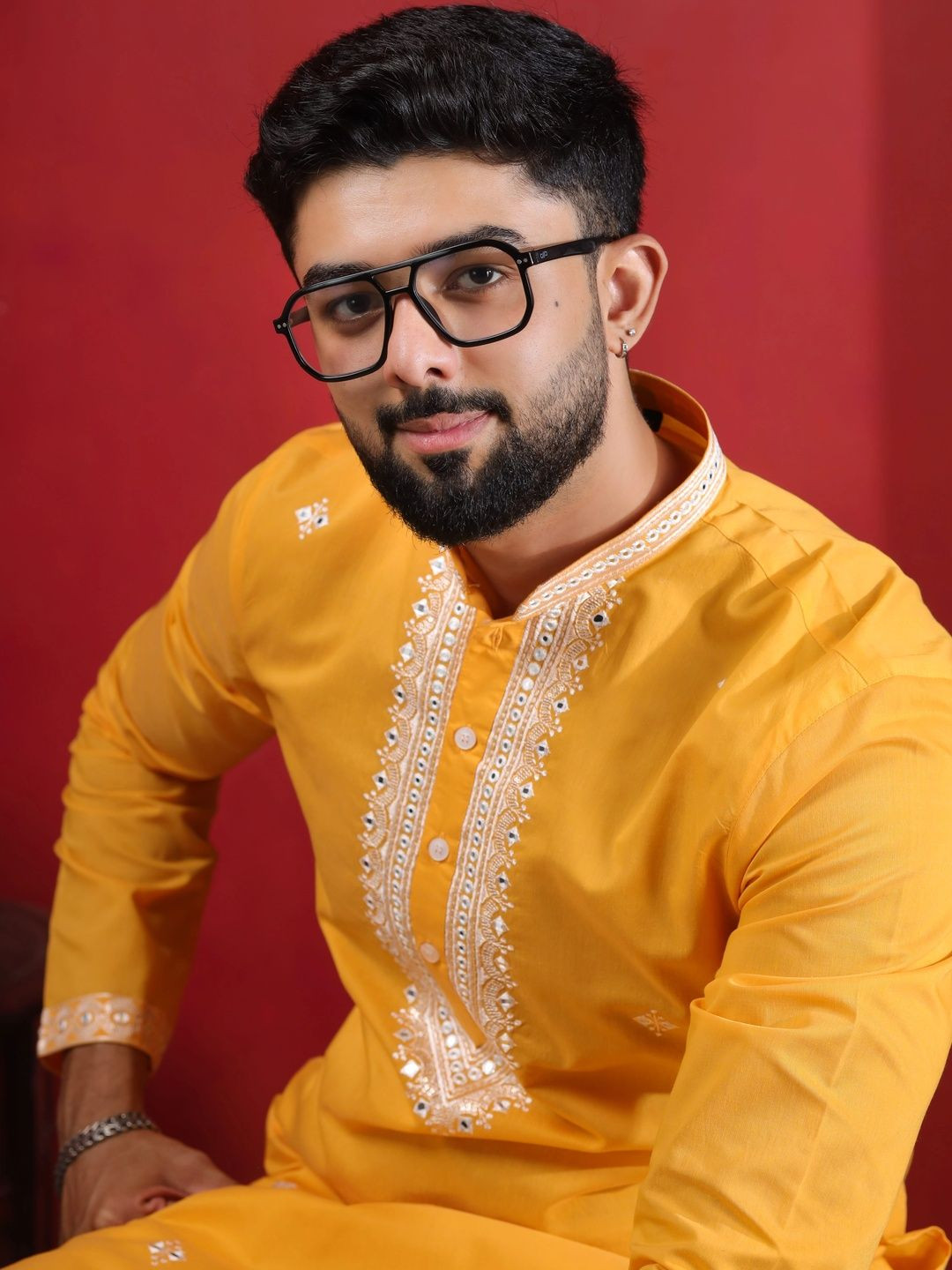 Koshin Men Embellished Mirror Work Kurta