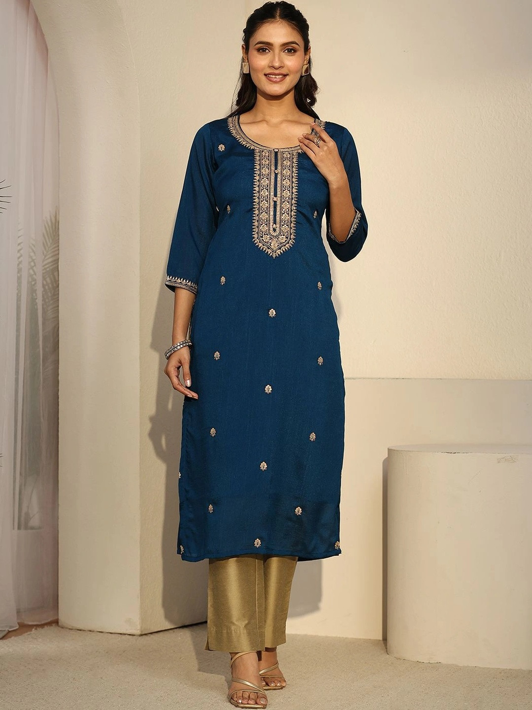 Libas Women Embroidered Thread Work Kurta