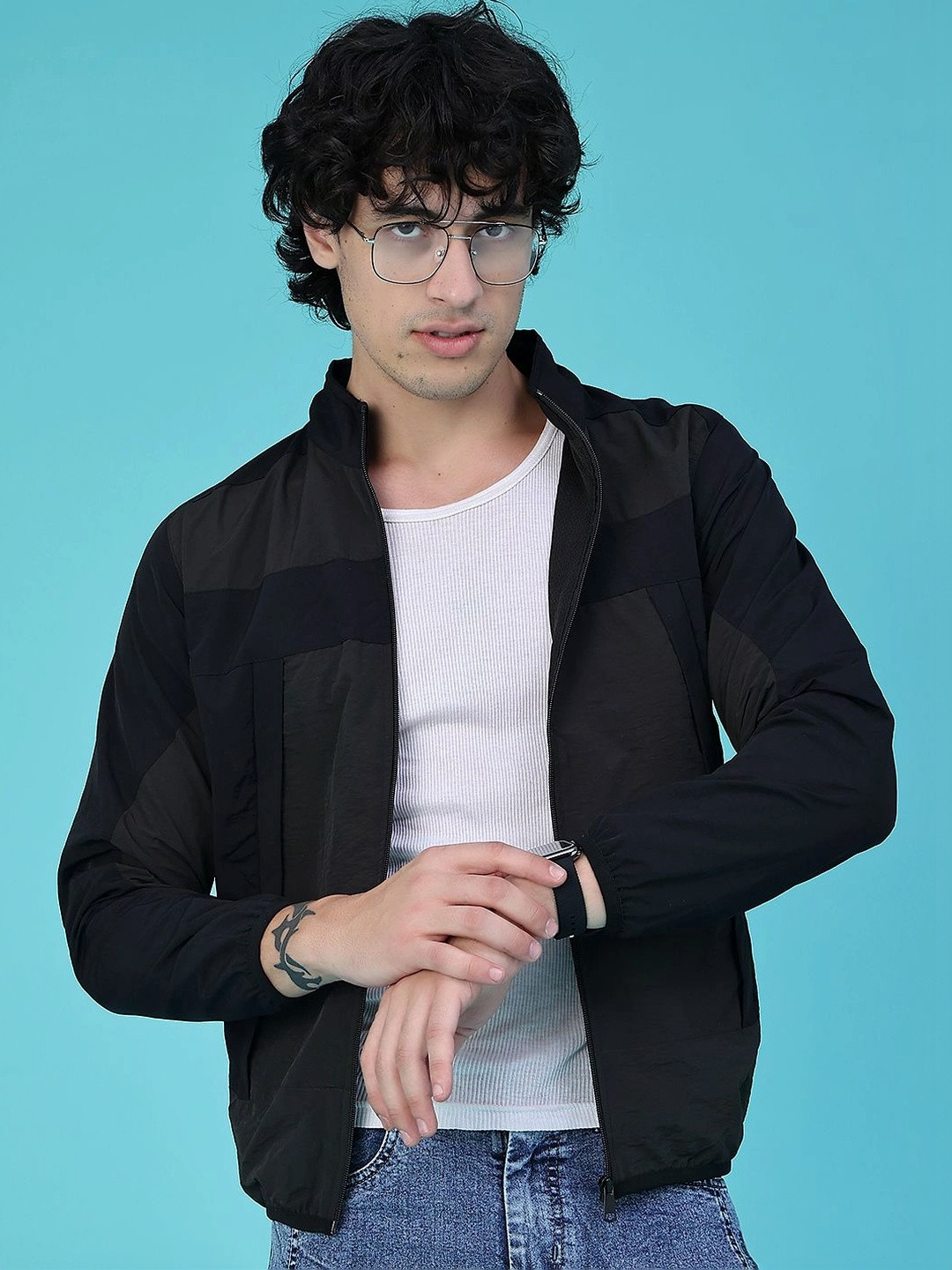 LIMEROAD Men Colourblocked Lightweight Sporty Jacket - Image 1