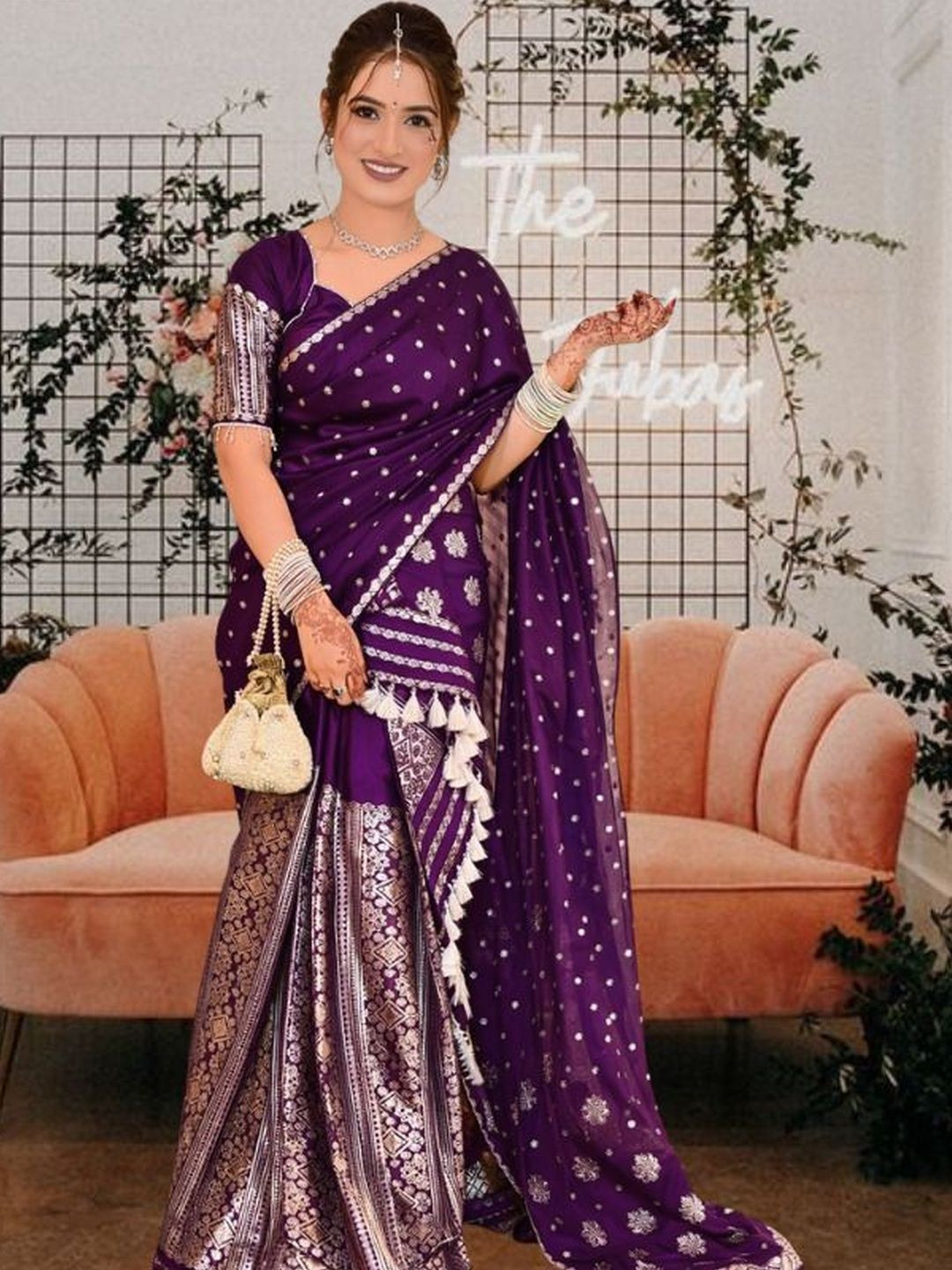 KAMDAR Woven Design Zari Art Silk Mekhela Chador