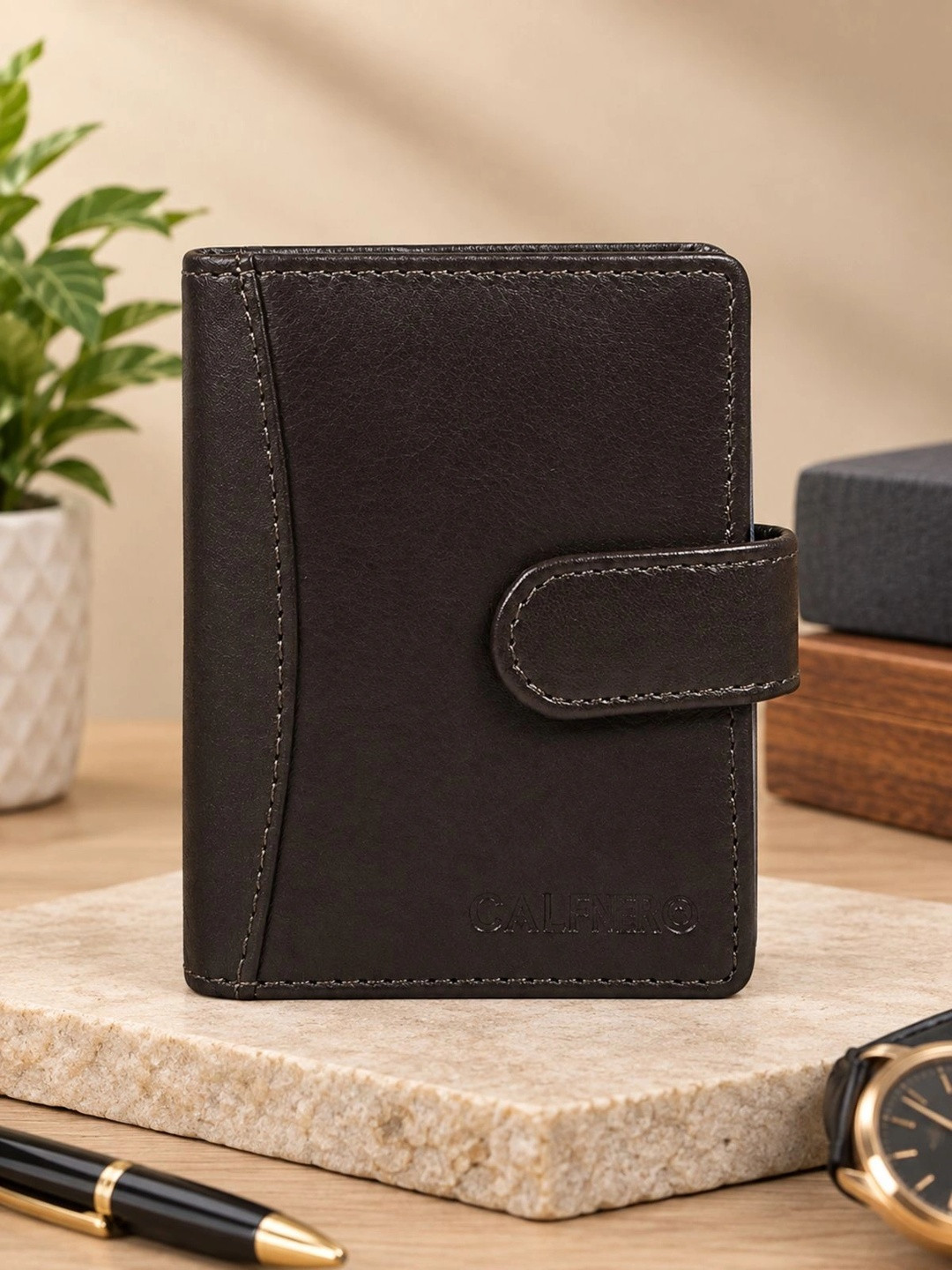 CALFNERO Unisex Brown Textured Leather Card Holder