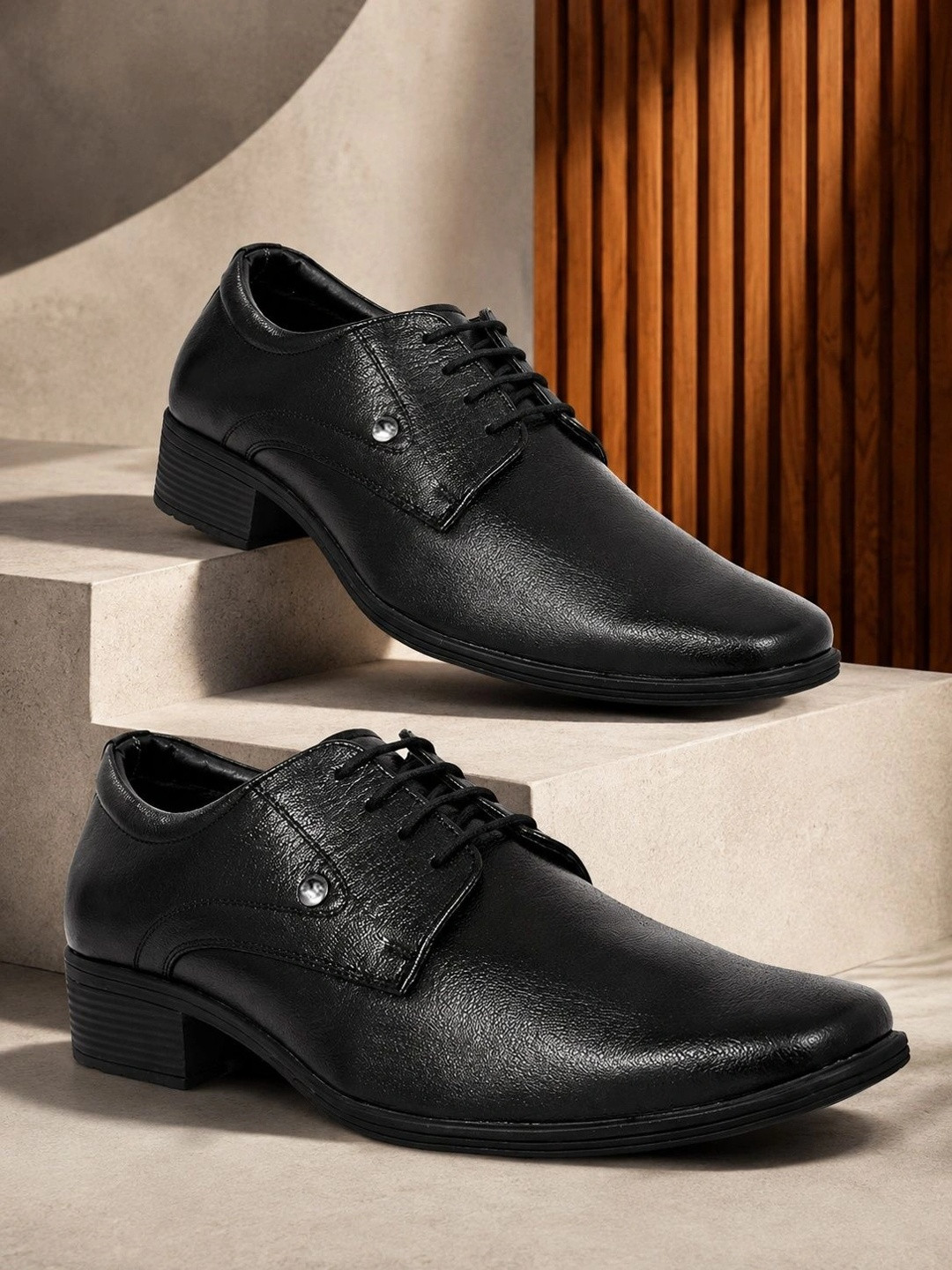 Allen Cooper Men Textured Leather Formal Derbys