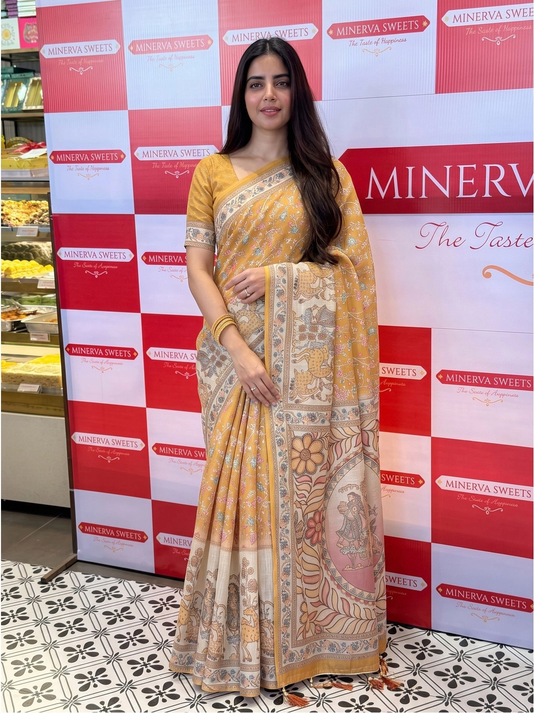 ALMAARI FASHION Floral Kanjeevaram Saree