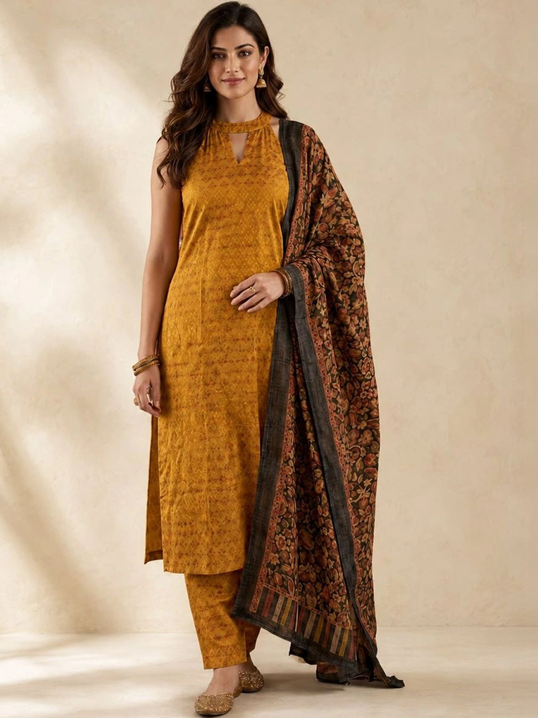 Varanga Women Regular Kurta with Trousers & With Dupatta