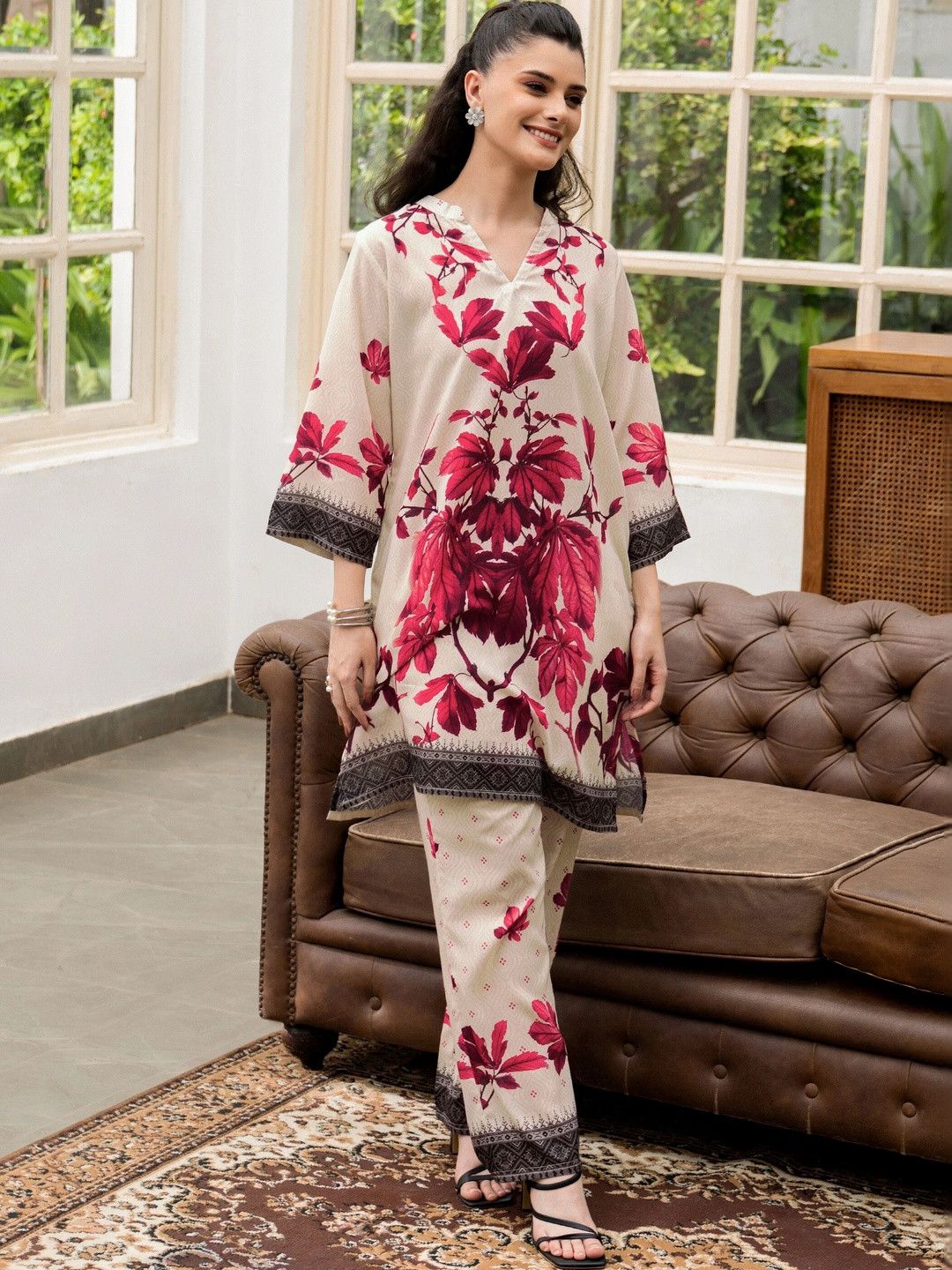 Libas Floral Printed Mandarin Collar Three-Quarter Sleeves Tunic & Trousers